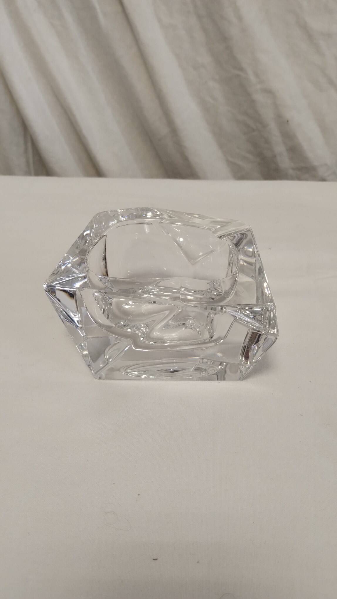 Crystal ashtray signed Daum