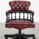 Chaise de bureau Chesterfield en cuir de vachette rouge/noir et bois