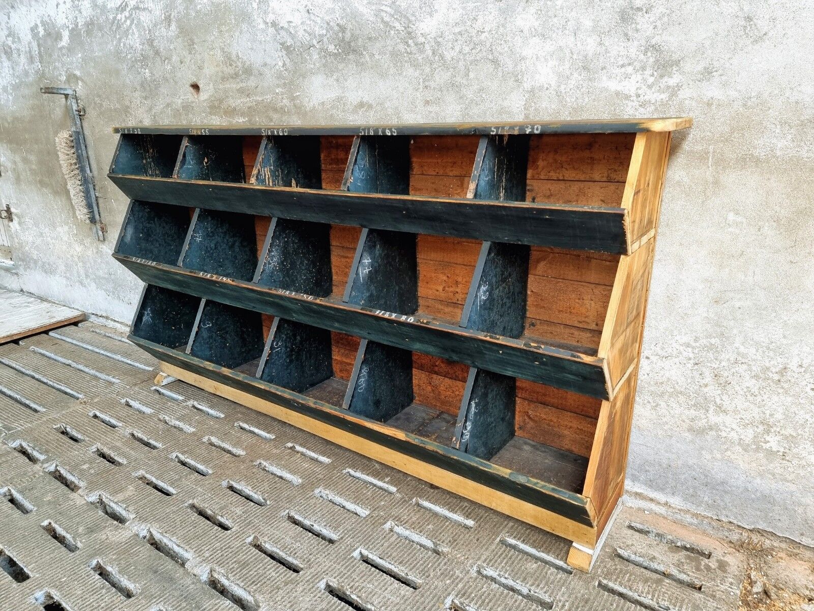 Old grutter cabinet shop cabinet