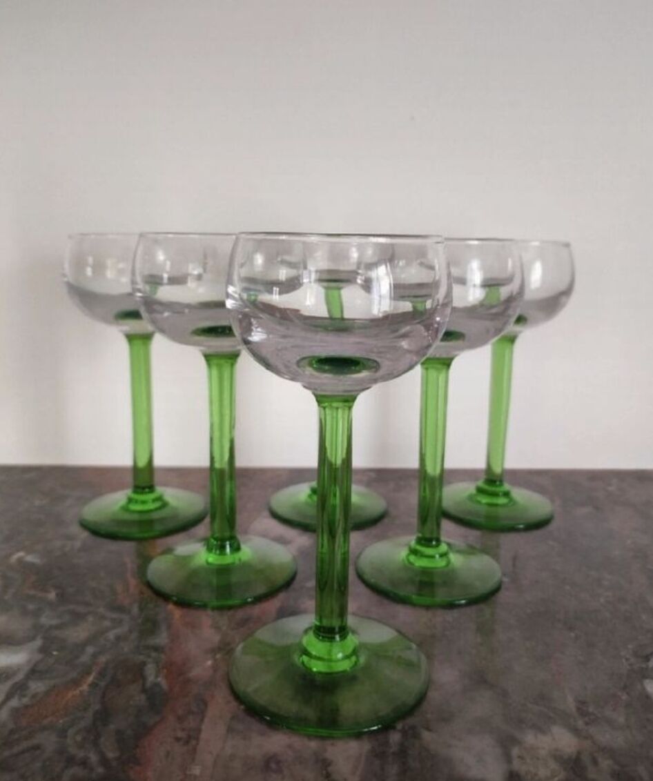 6 glasses of wine in ouraline