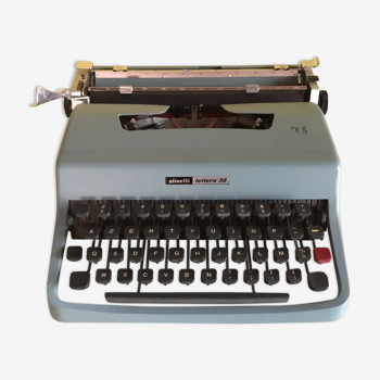 Machine Olivetti Lettera 32