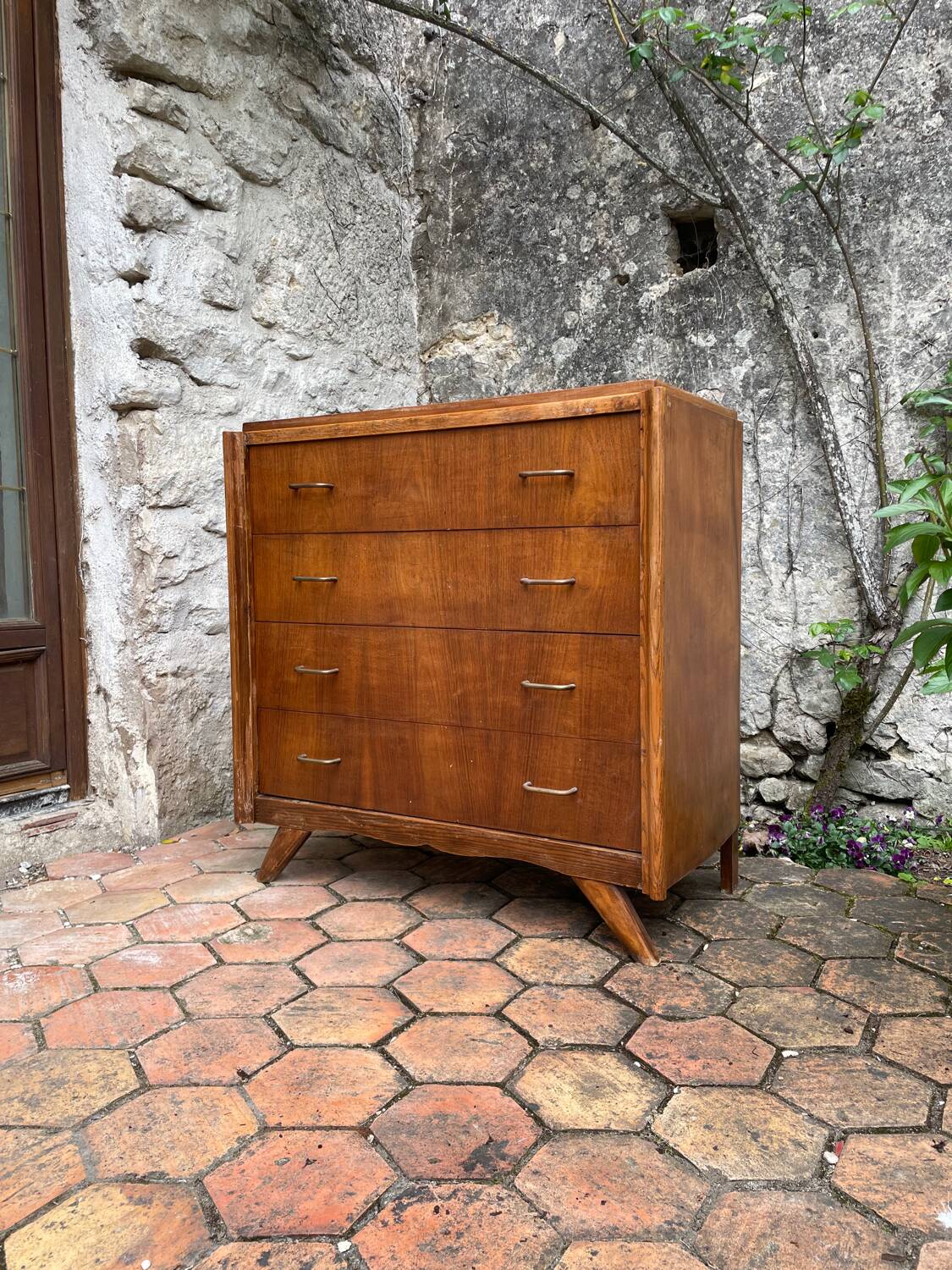Compass leg chest of drawers