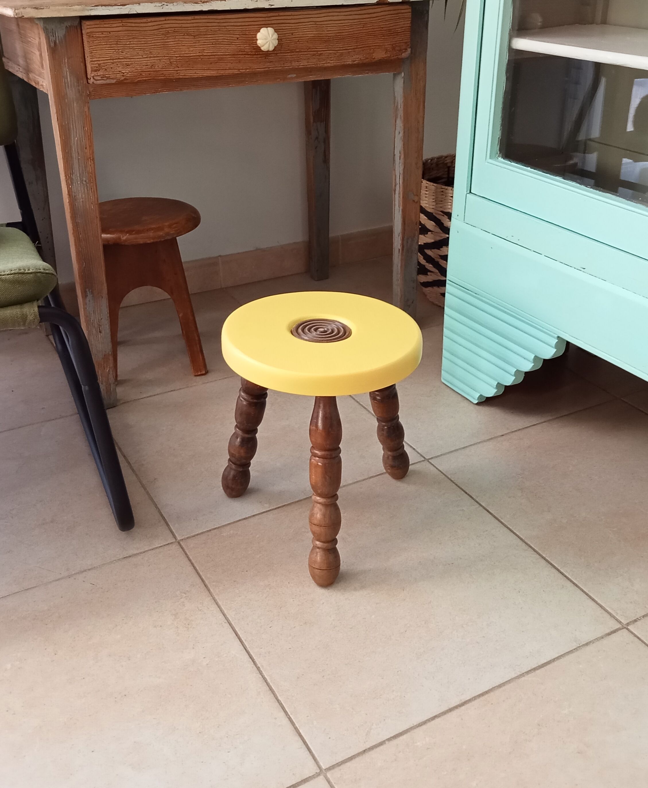 Vintage tripod stool 50s/60s