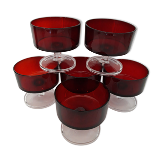 Suite de 6 verres à champagne rouges