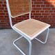 Chaise design Cesca modèle b32 en blanc