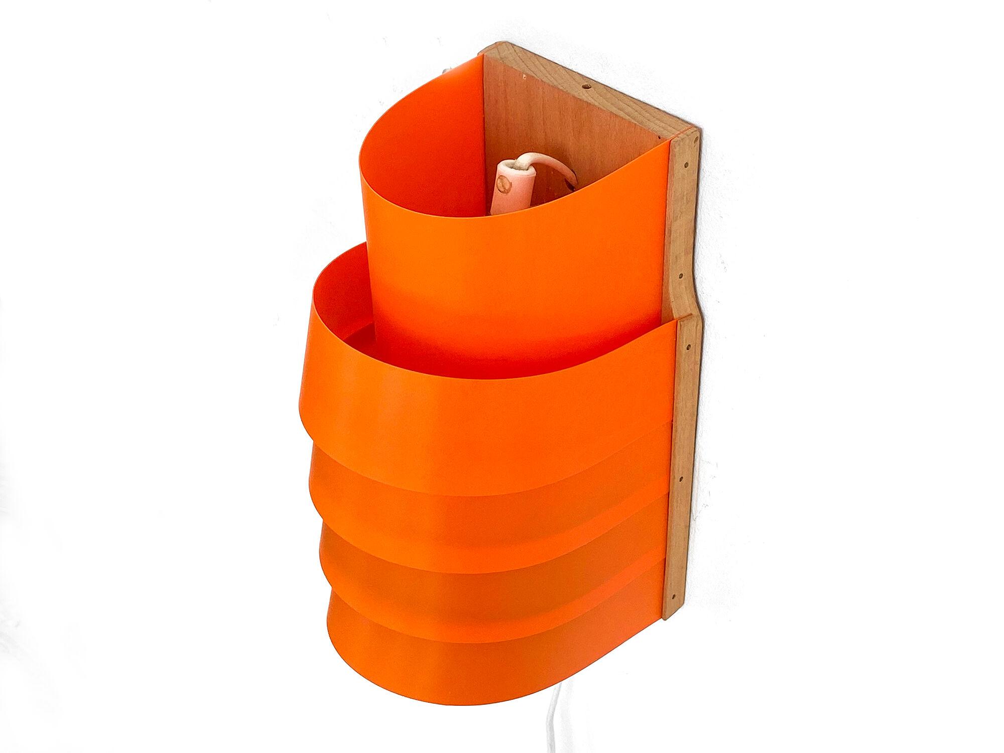 Wall light/sconce V 311 by Hans-Agne Jakobsson for Ellysett. Sweden 1970s