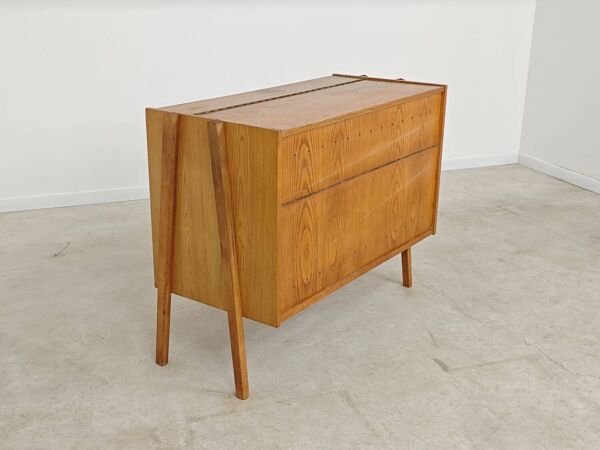 Coffre a couverture ou Mini Bar Tatra Nabytok Monti 300 par Frantisek Jirak