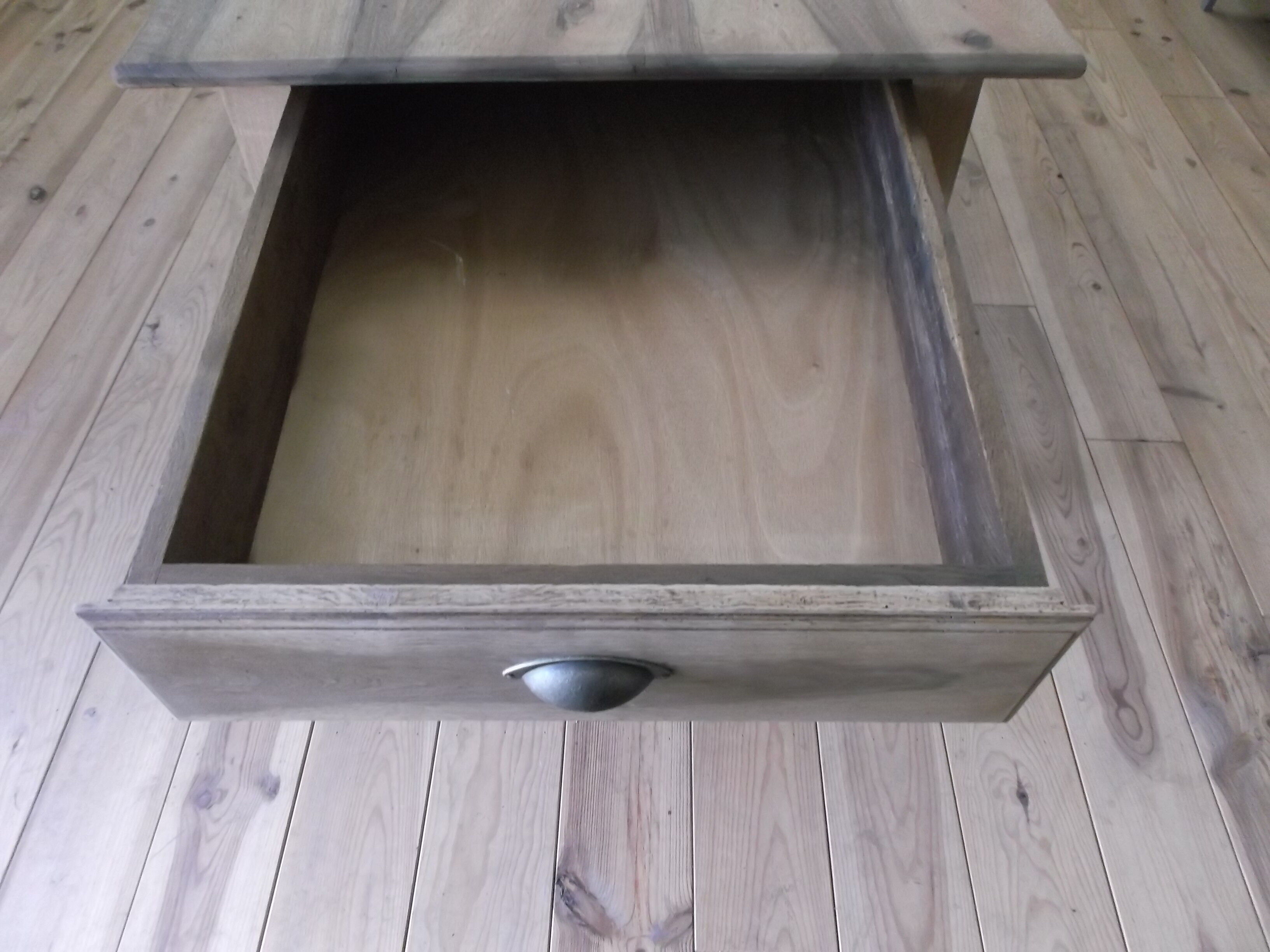 Farm table