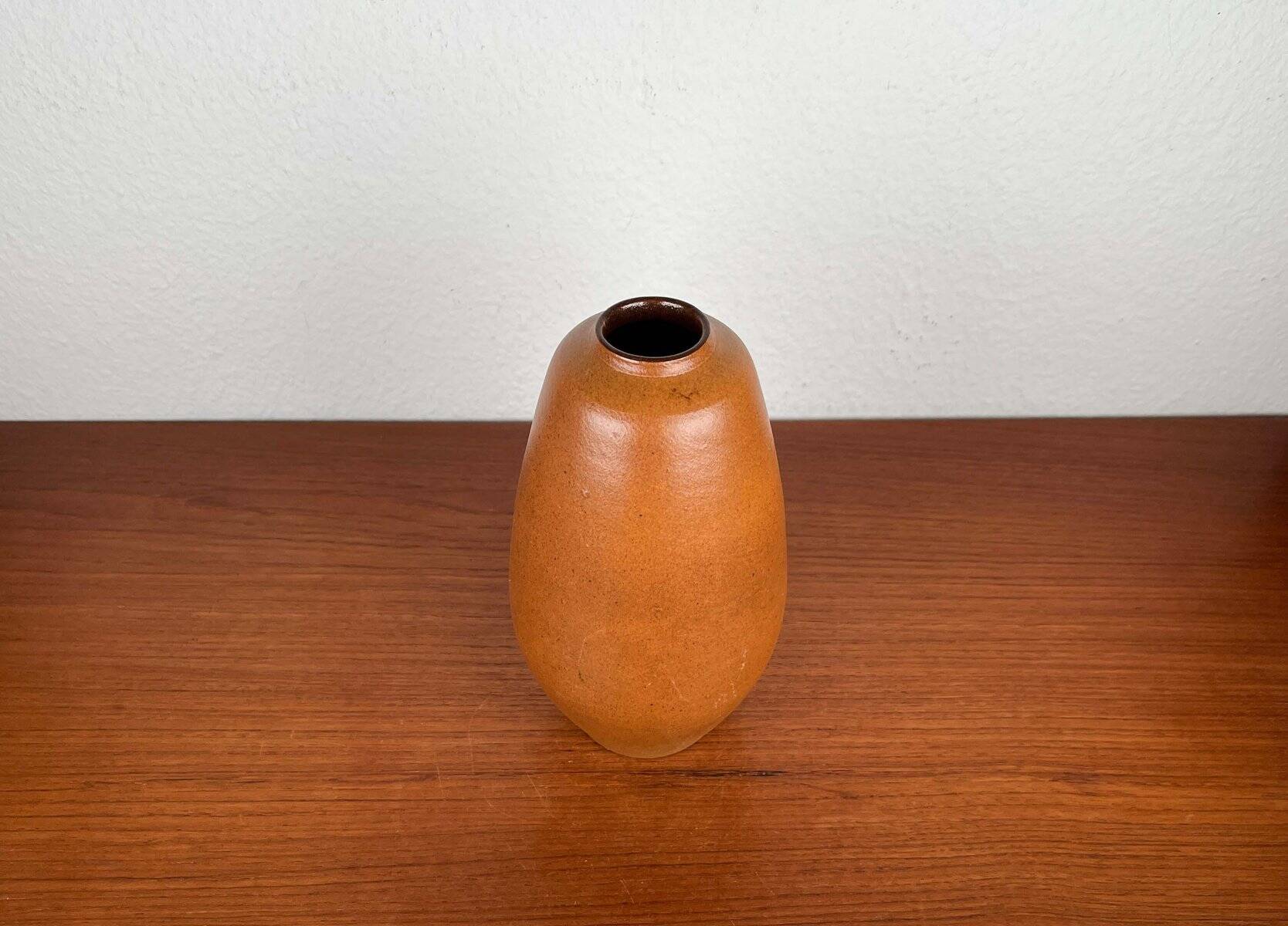 Minimalist vase from East German workshop by Paul Eydner, Waldenburg, 1960s.