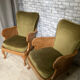 Fauteuils cannage et tissus velours
