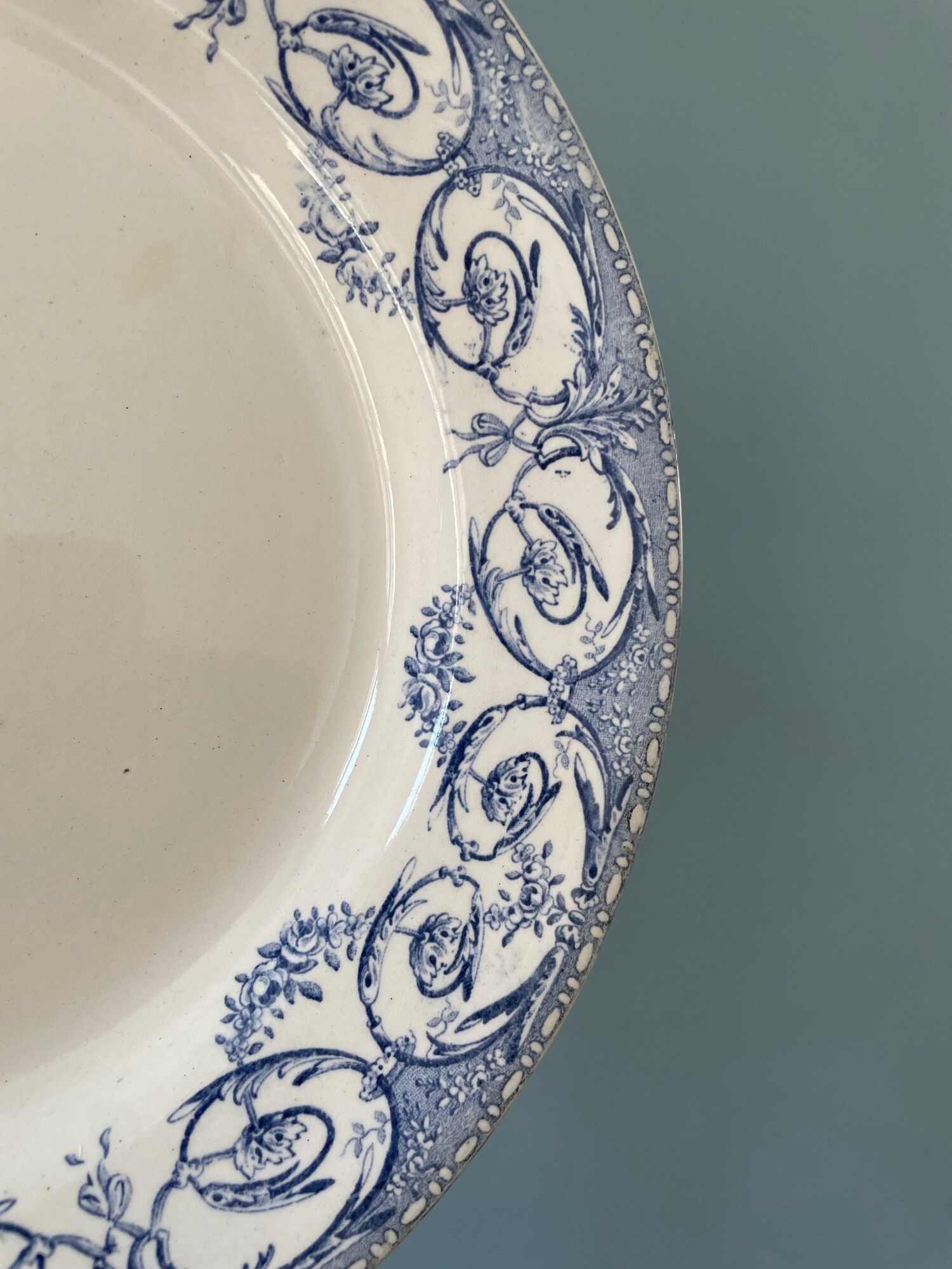 Set of 12 plates Terre de Fer Creil and Montereau, Dubarry service