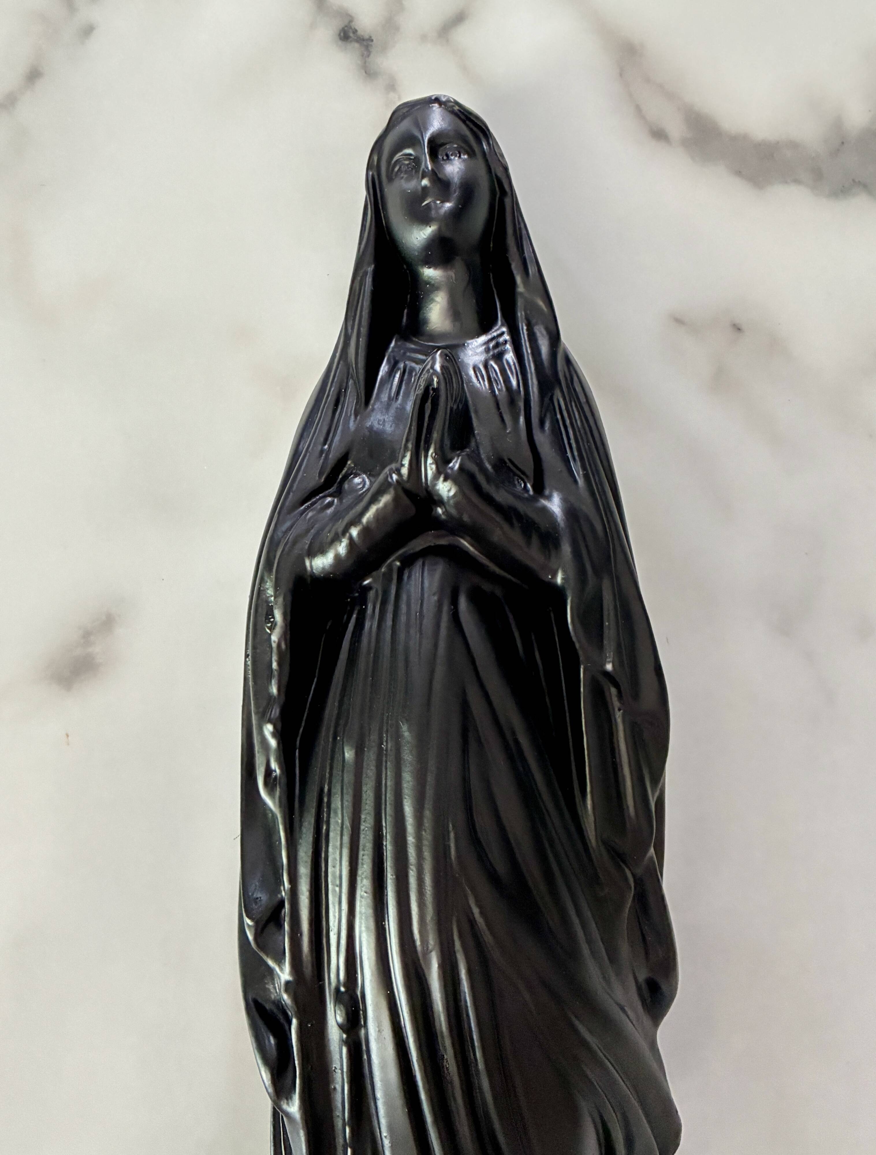 Statue religieuse Sainte Marie décalée