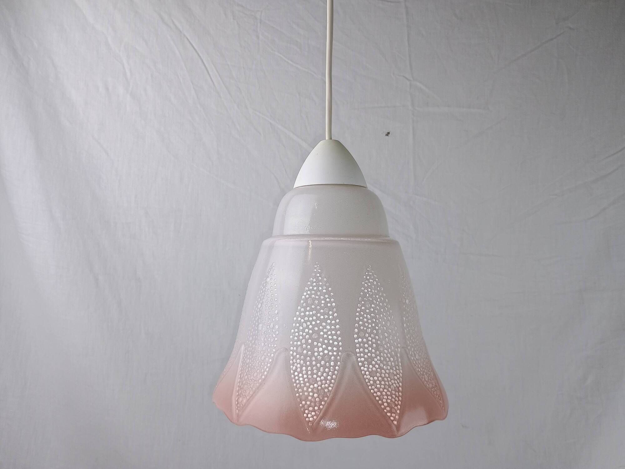 Mid-century white and pink glass suspension light, French vintage from the 1950s to 1960s.