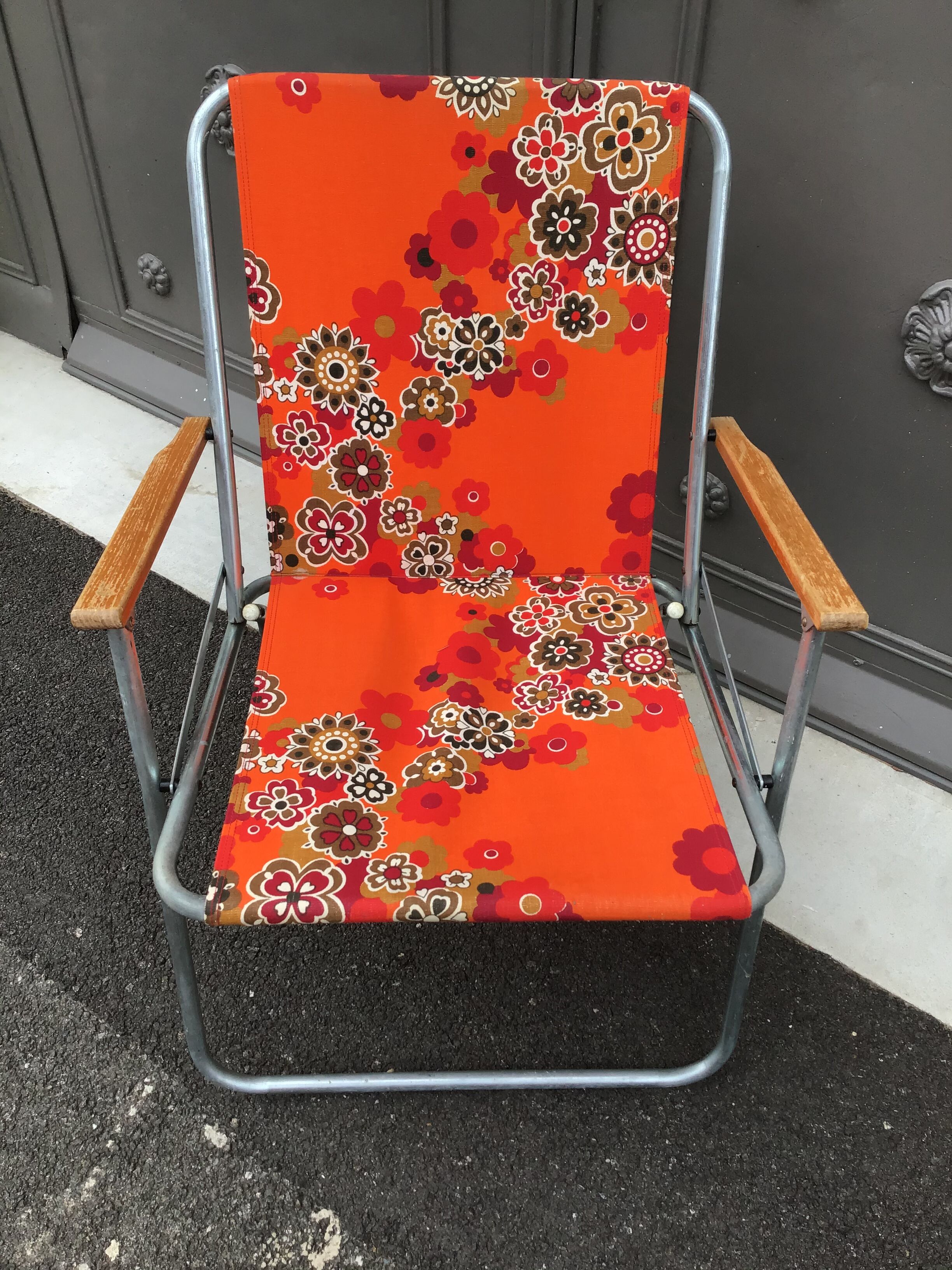 Vintage camping chair flowery canvas