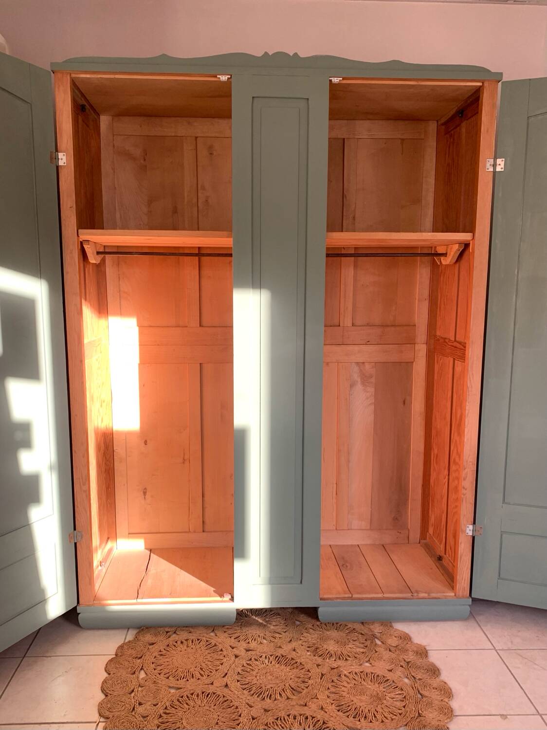 Parisian wardrobe (spirit)