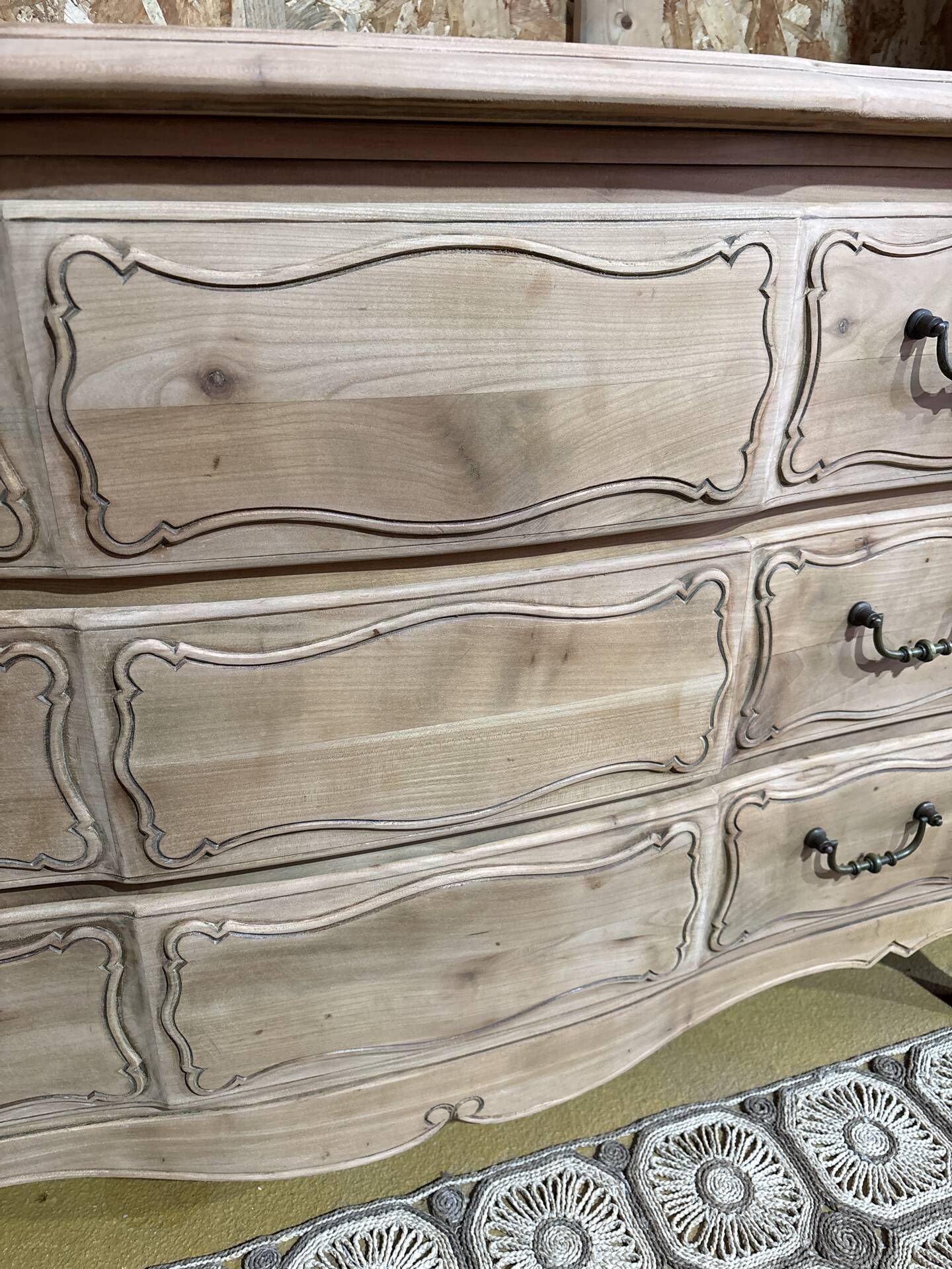 Antique solid oak chest of drawers – Louis XV style – 3 drawers