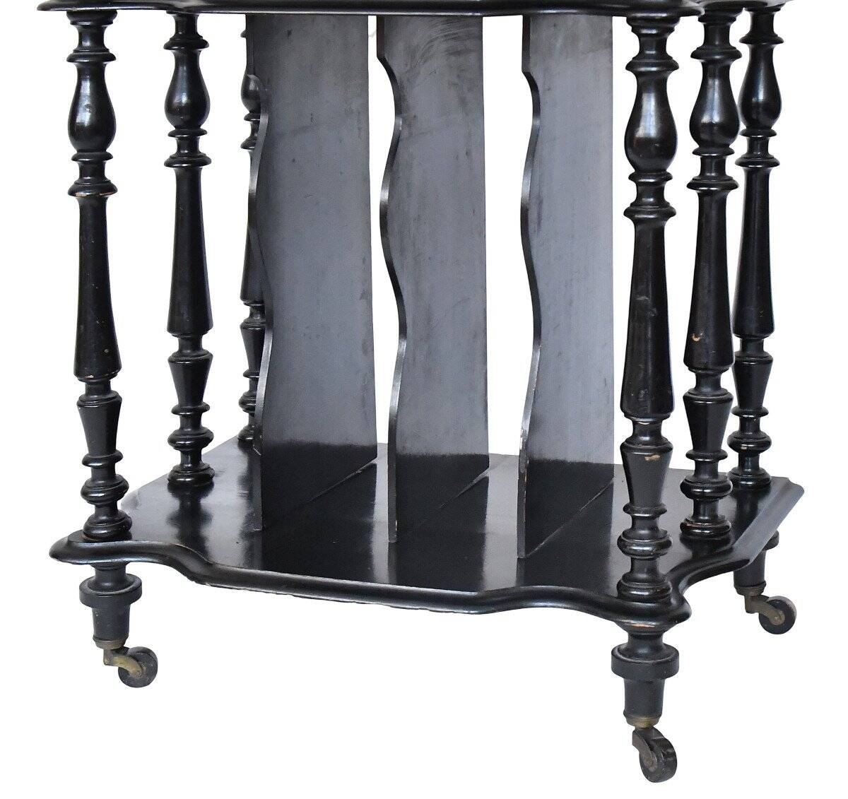 Music cabinet or sheet music cabinet in the Napoléon III style