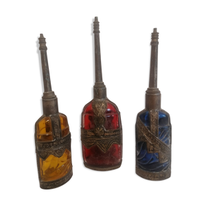 3 anciens flacons, aspersoirs