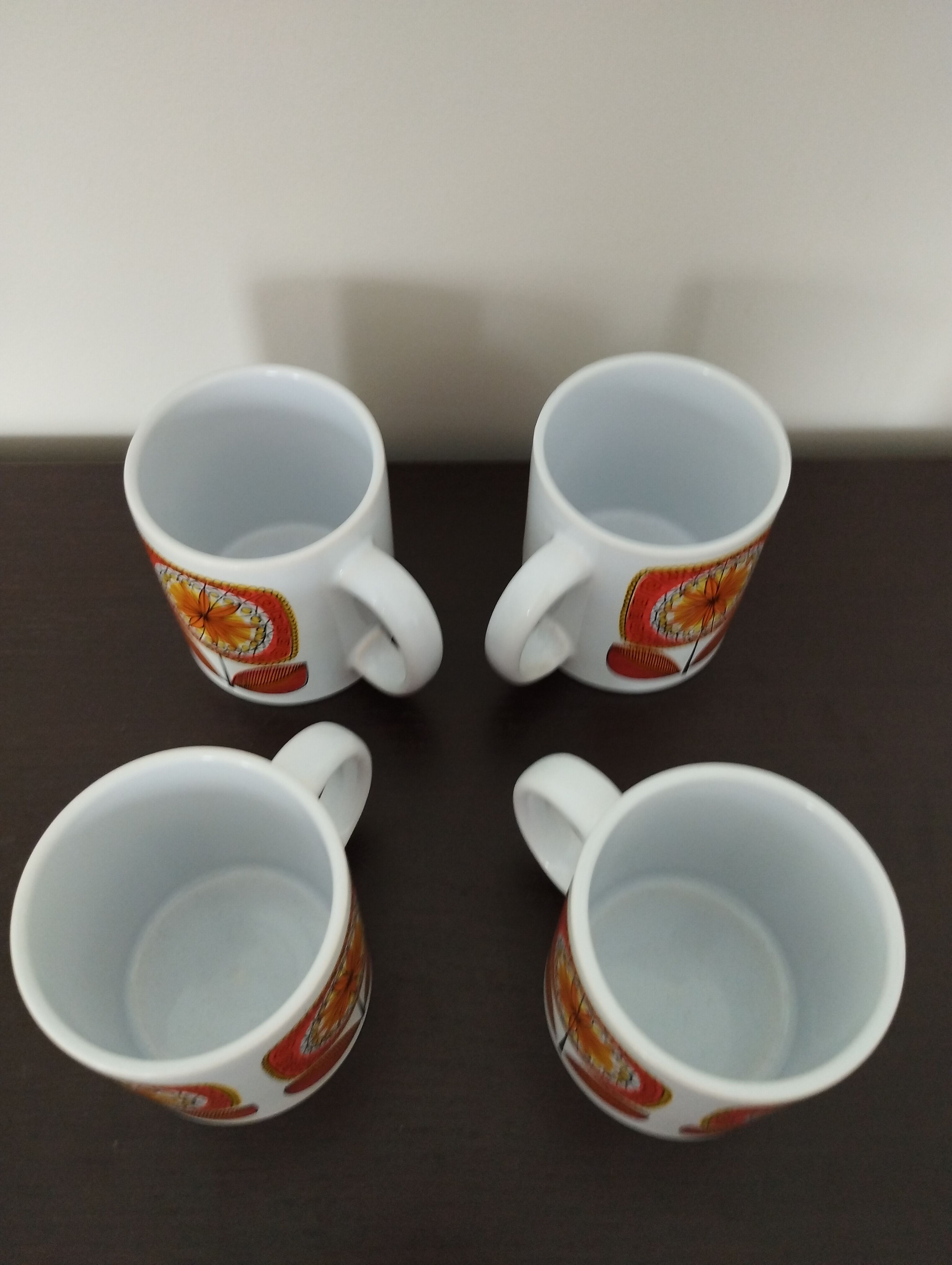4 vintage mugs