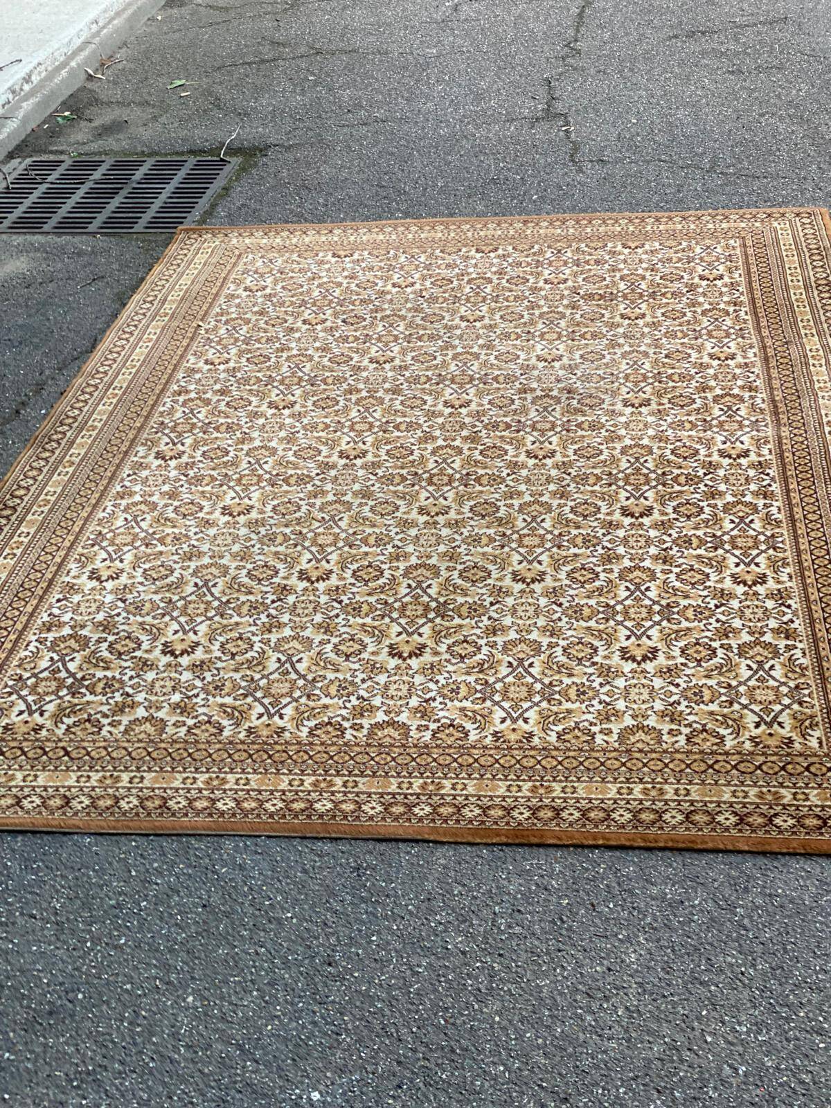 Golden Persian wool rug 200x300cm