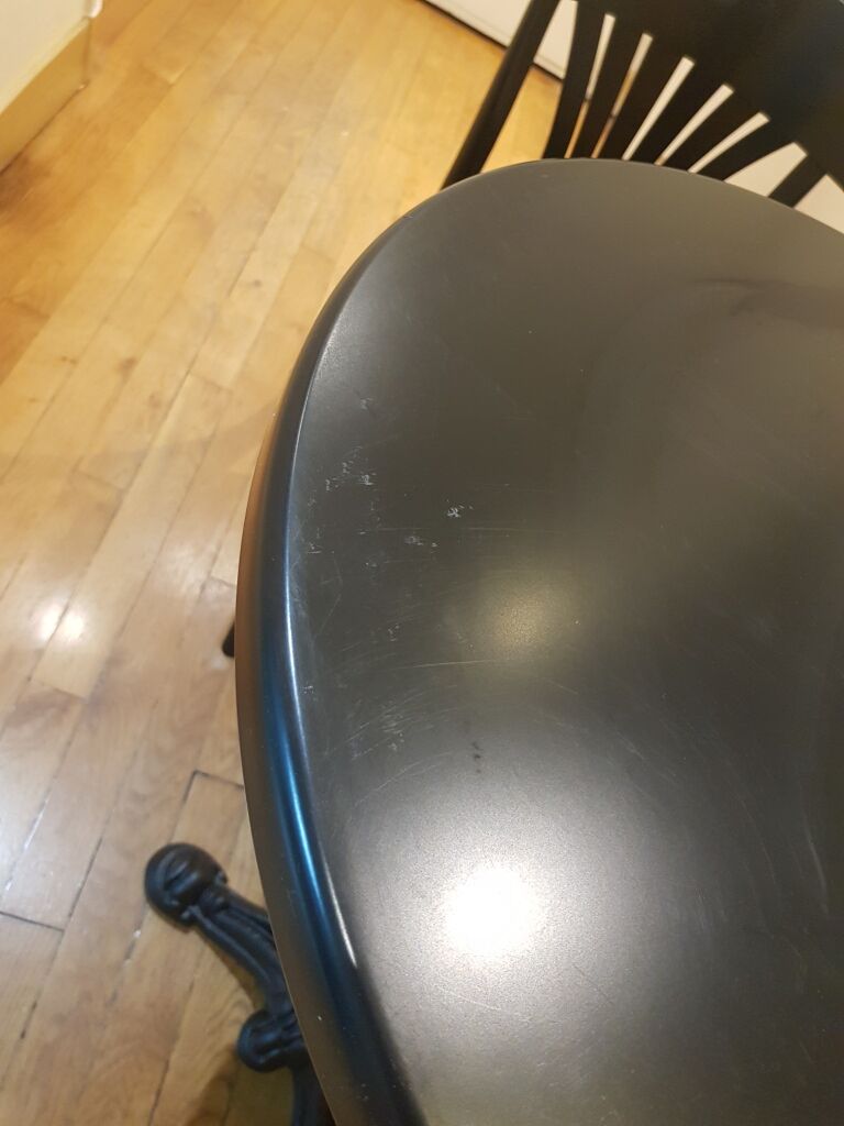 Quindici bistro table