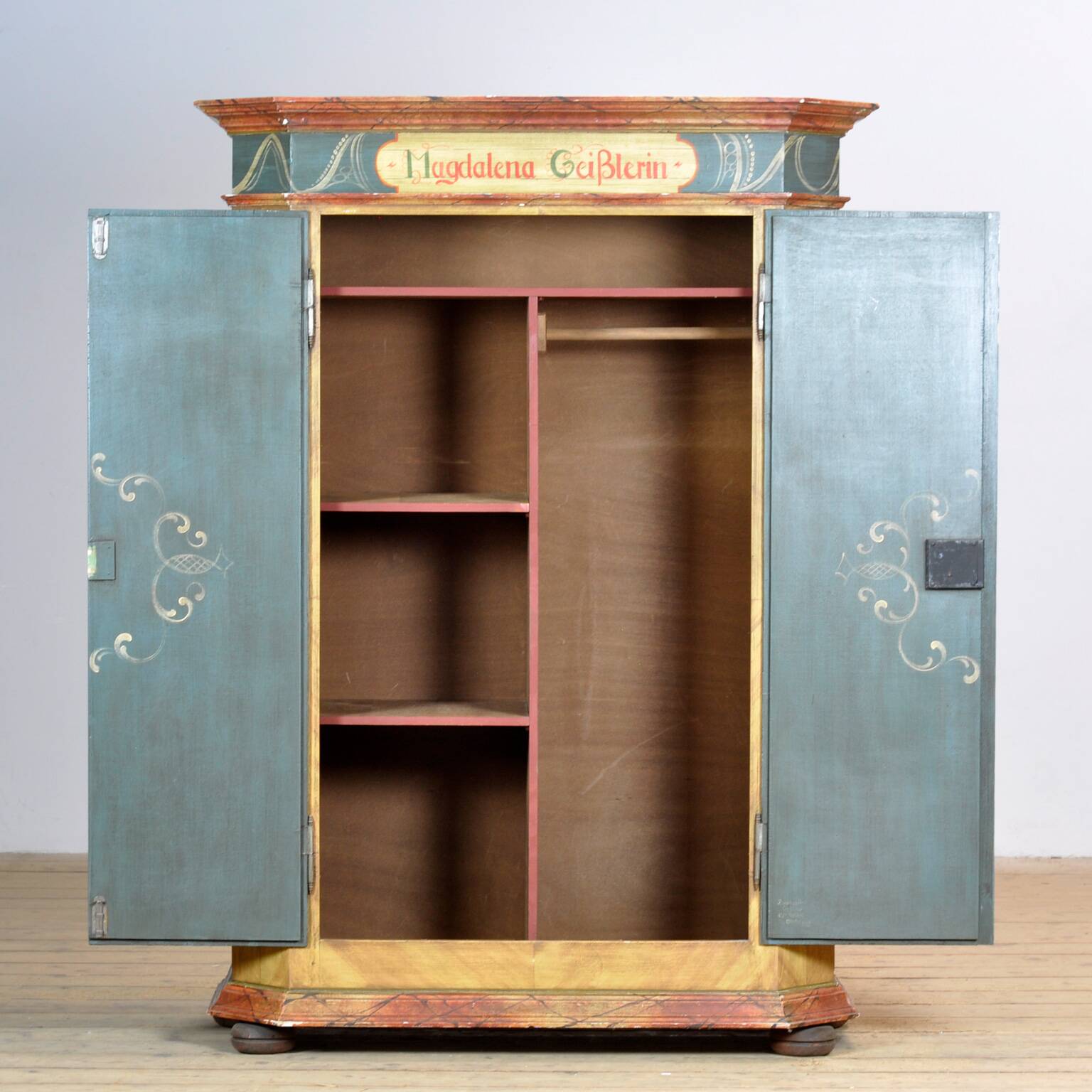 German bridal cabinet