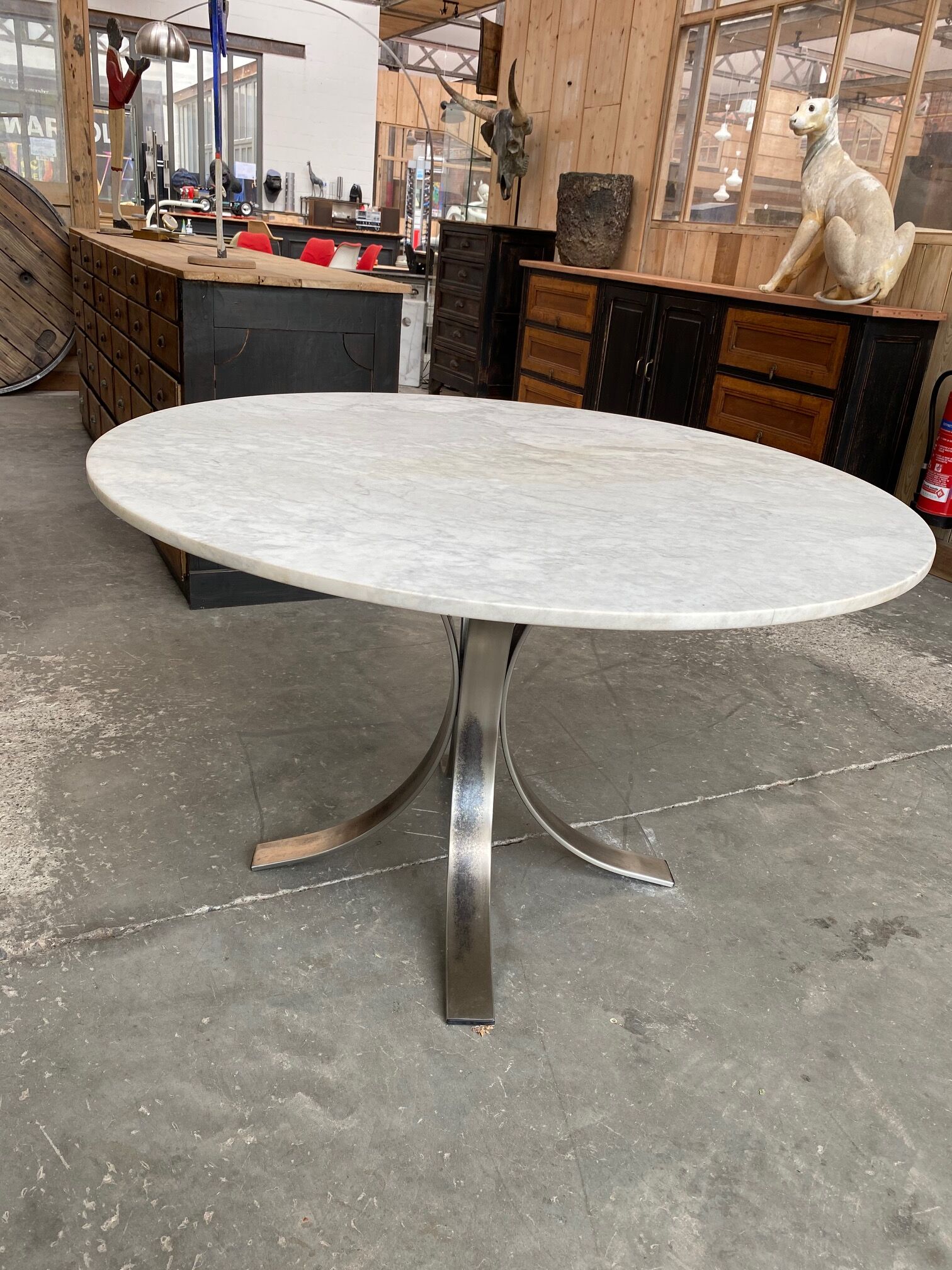 1970s marble round table