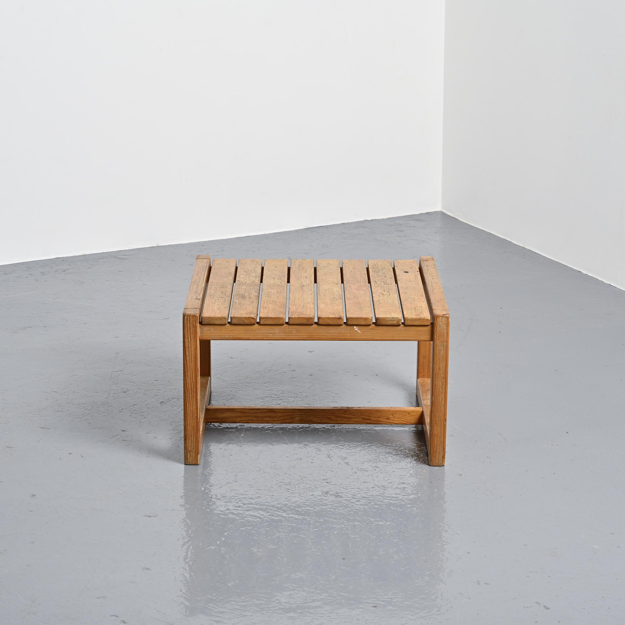 Mountain coffee table in solid pine, France, around 1970.
