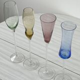 4 verres à pied multicolores