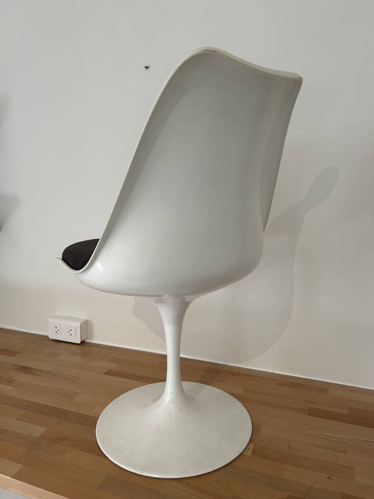 Saarinen chair