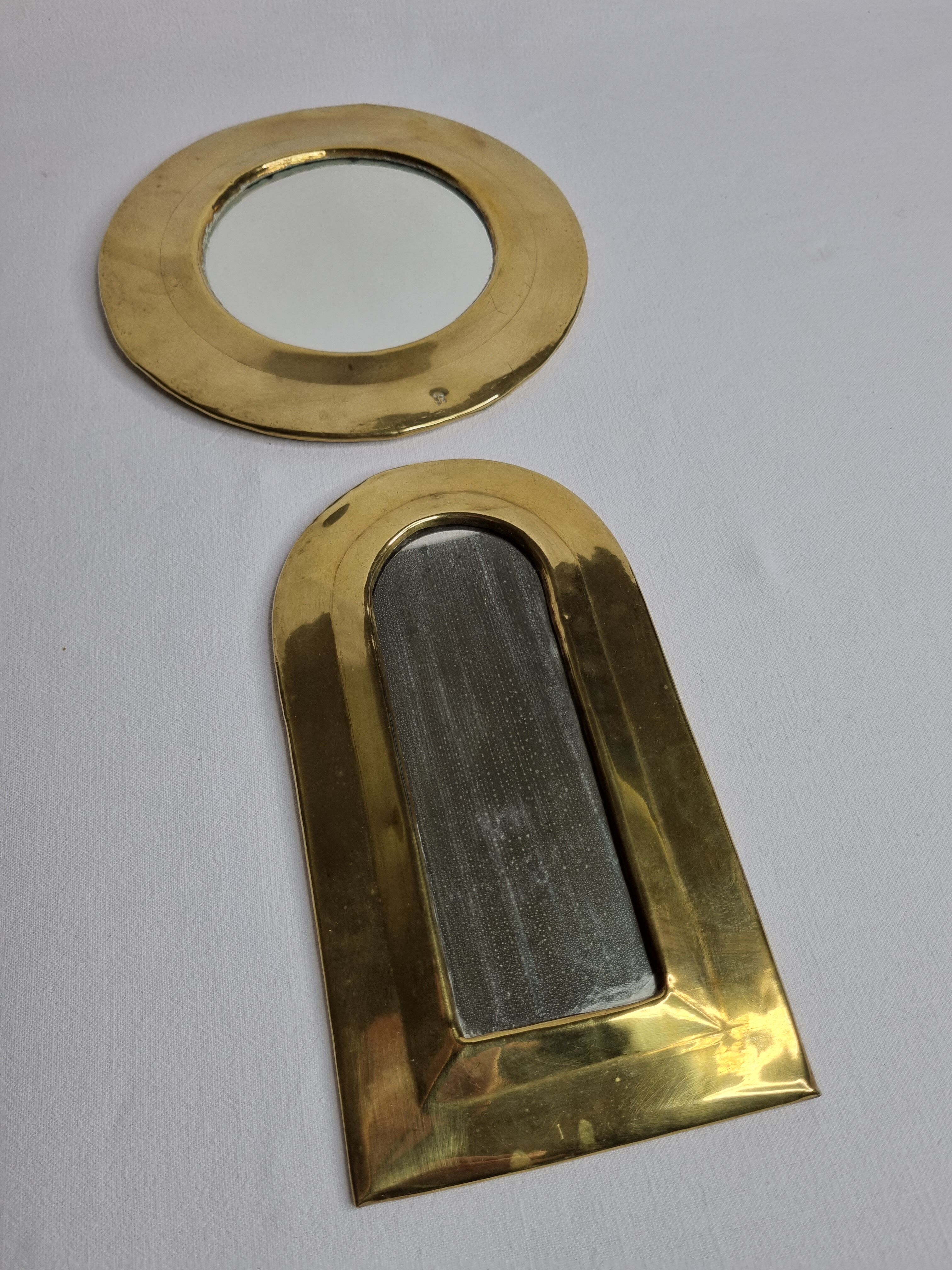 Set of 2 Moroccan mirrors in brass, round and arch-shaped, 70s