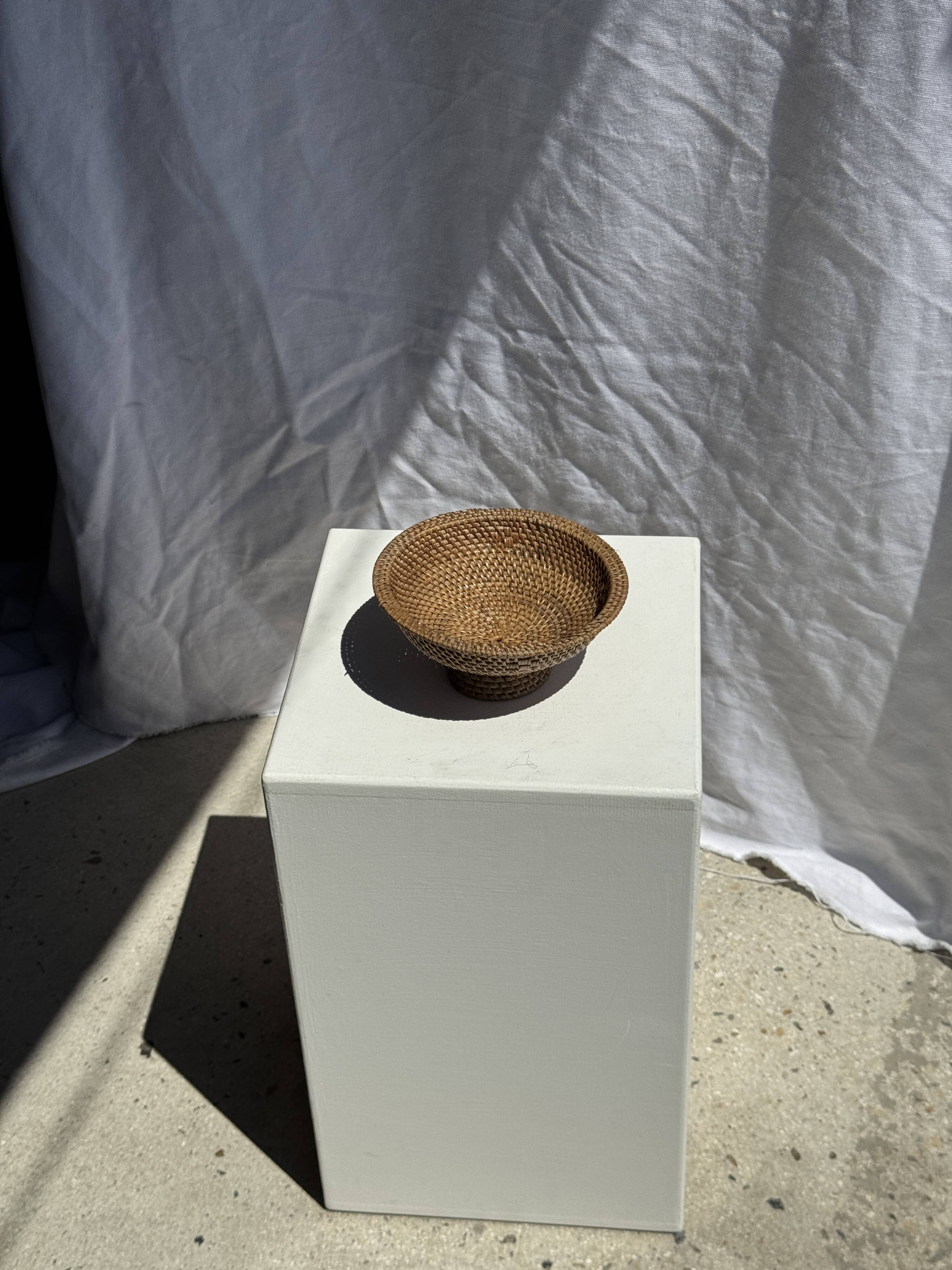 Small bowl on a pedestal made of woven Indonesian rattan D18 H9