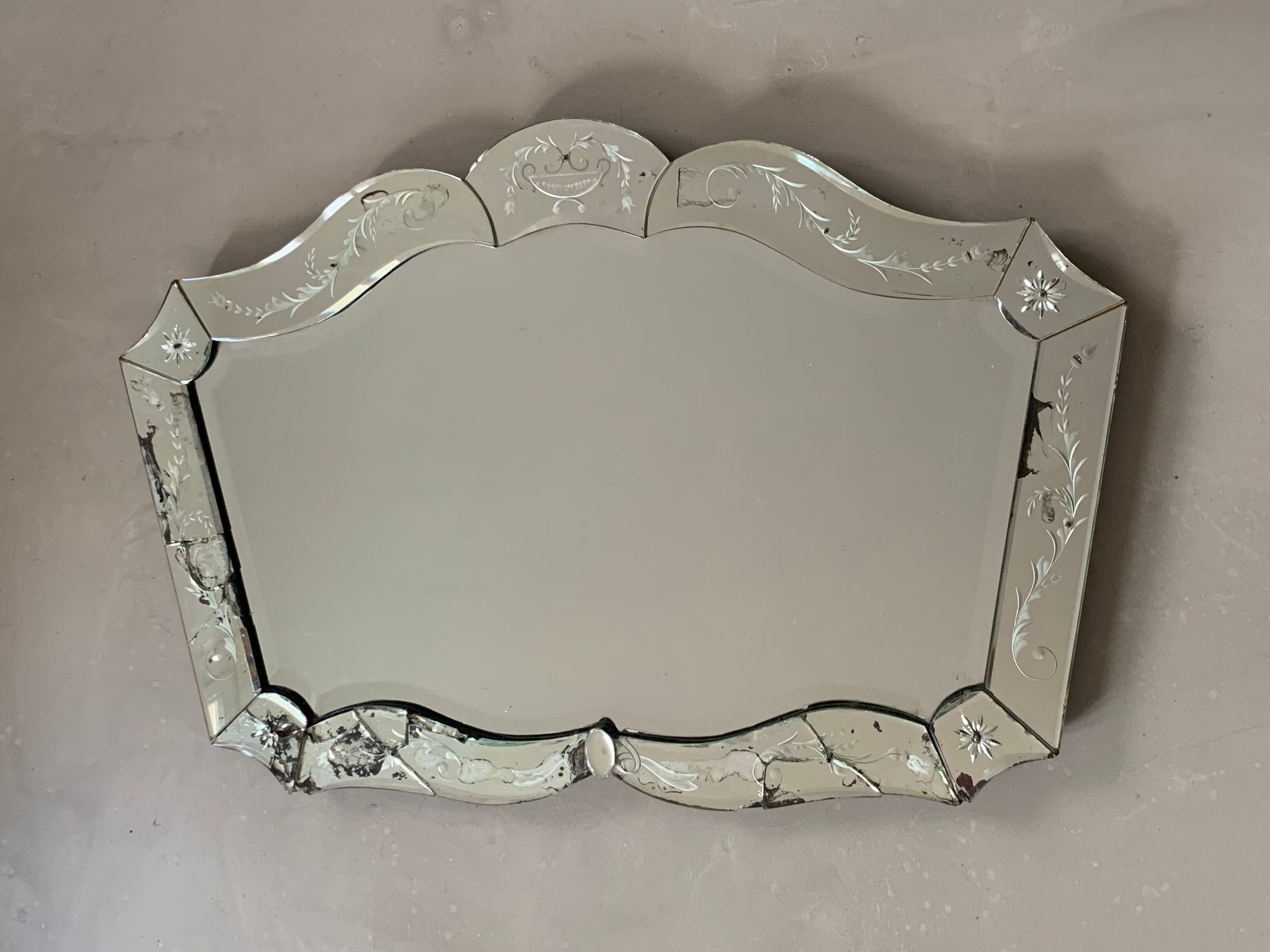 Venetian mirror 65x102cm