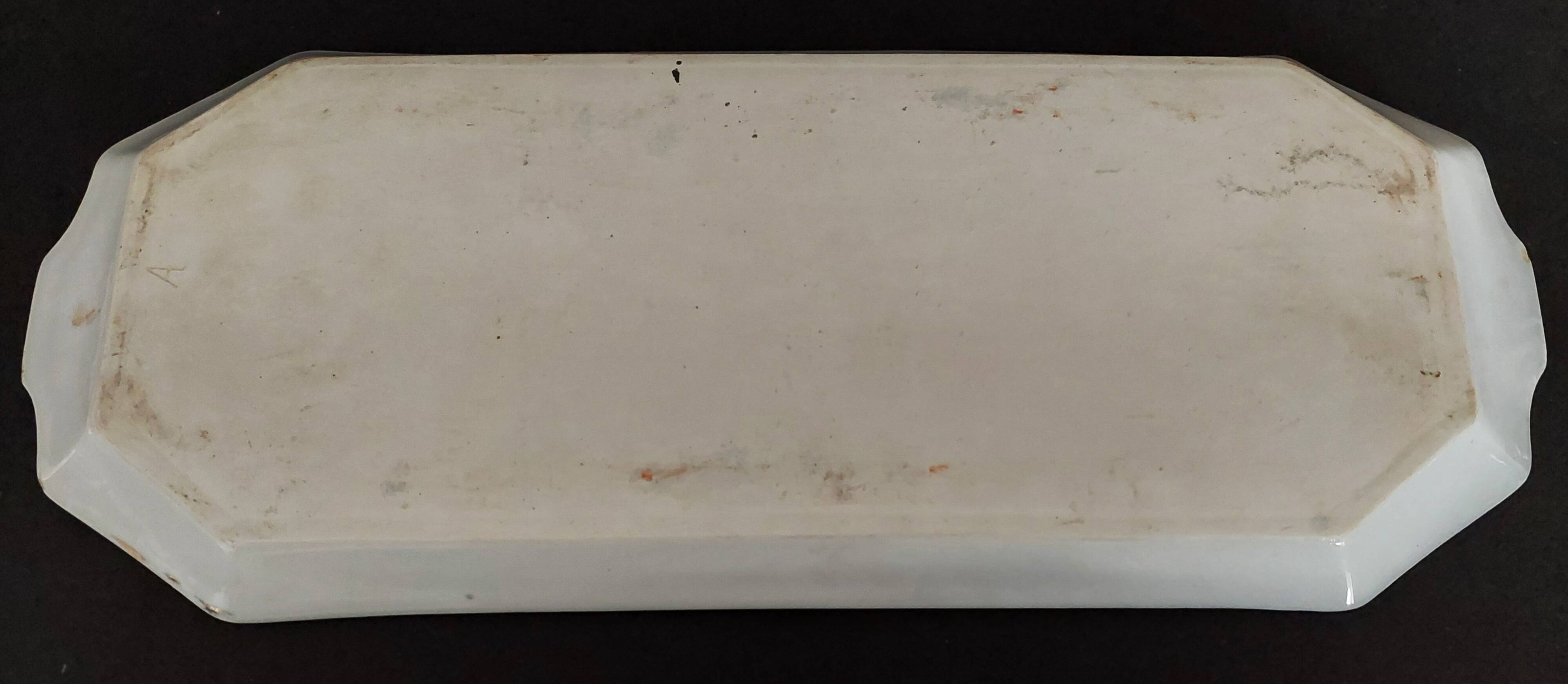 Hollow brand a porcelain cake dish