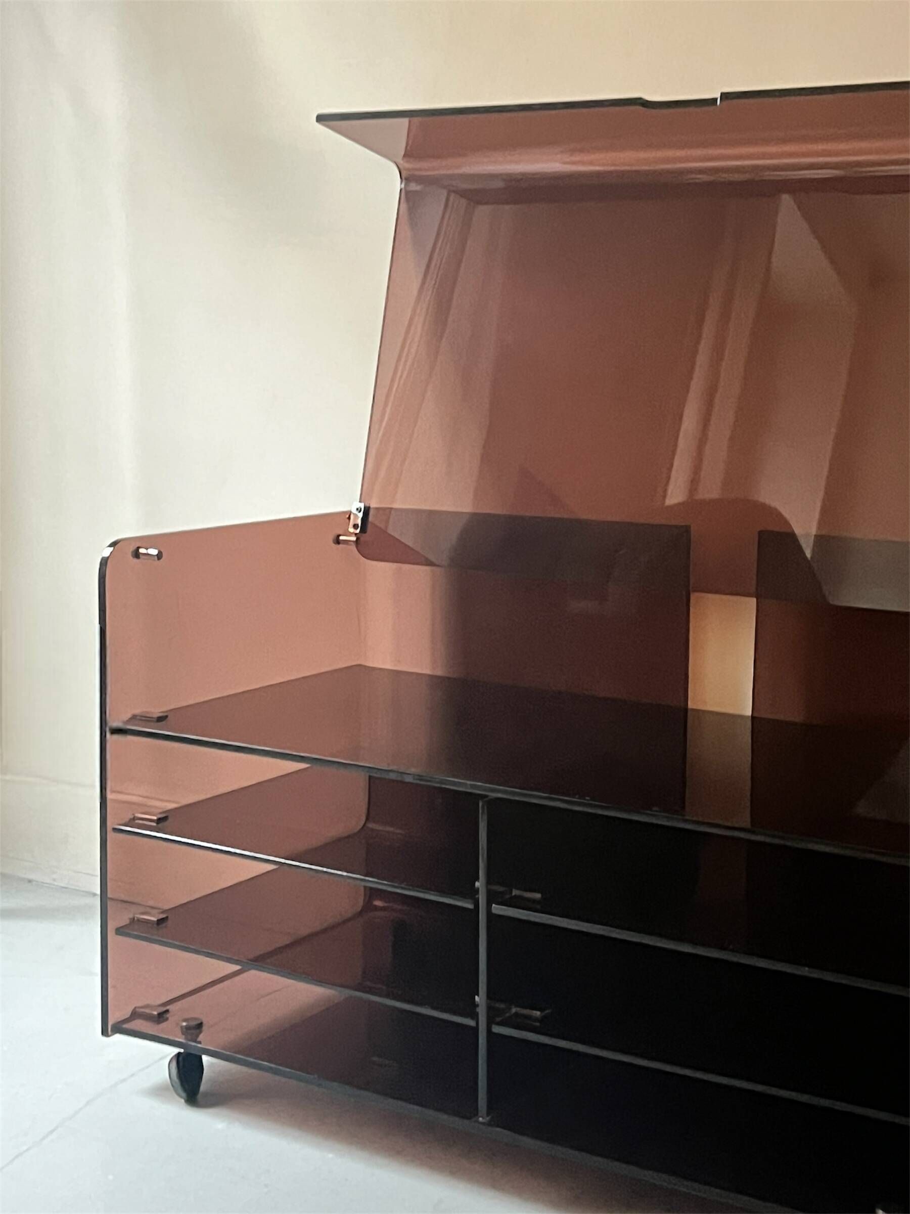 Smoked plexiglass TV/HiFi unit, Roche Bobois design 1970