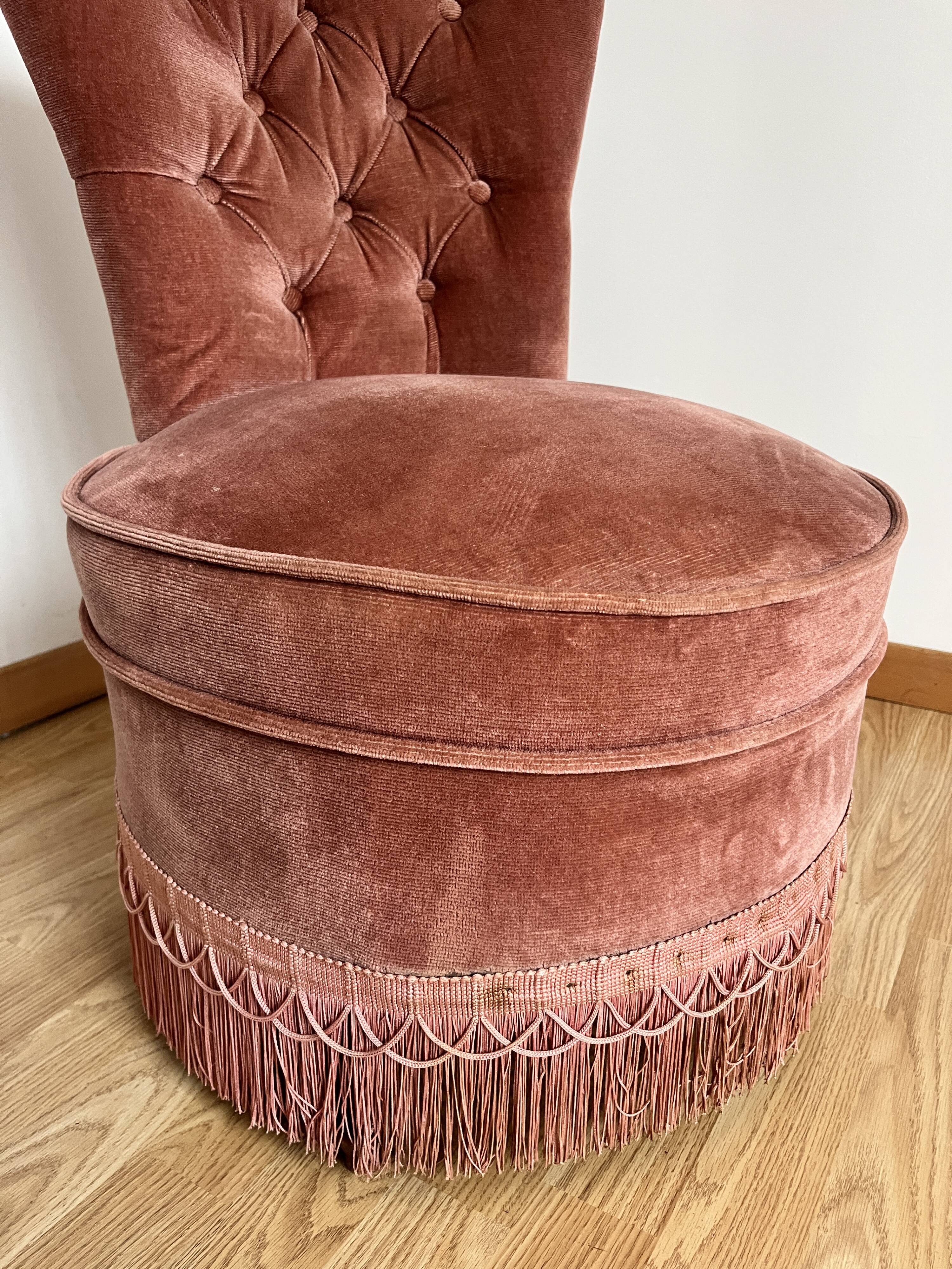 Velvet toad armchair