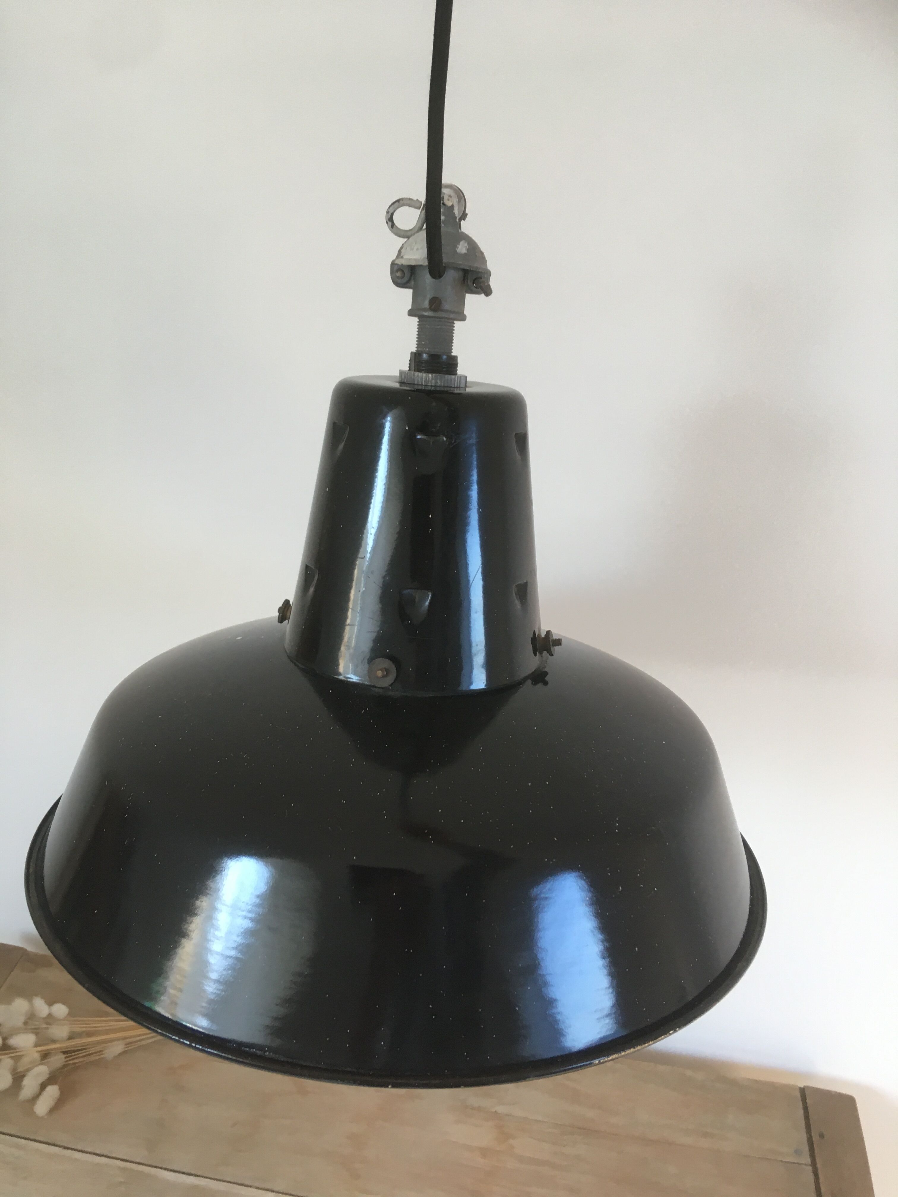 Industrial suspension Mazda Reflecto-Lux