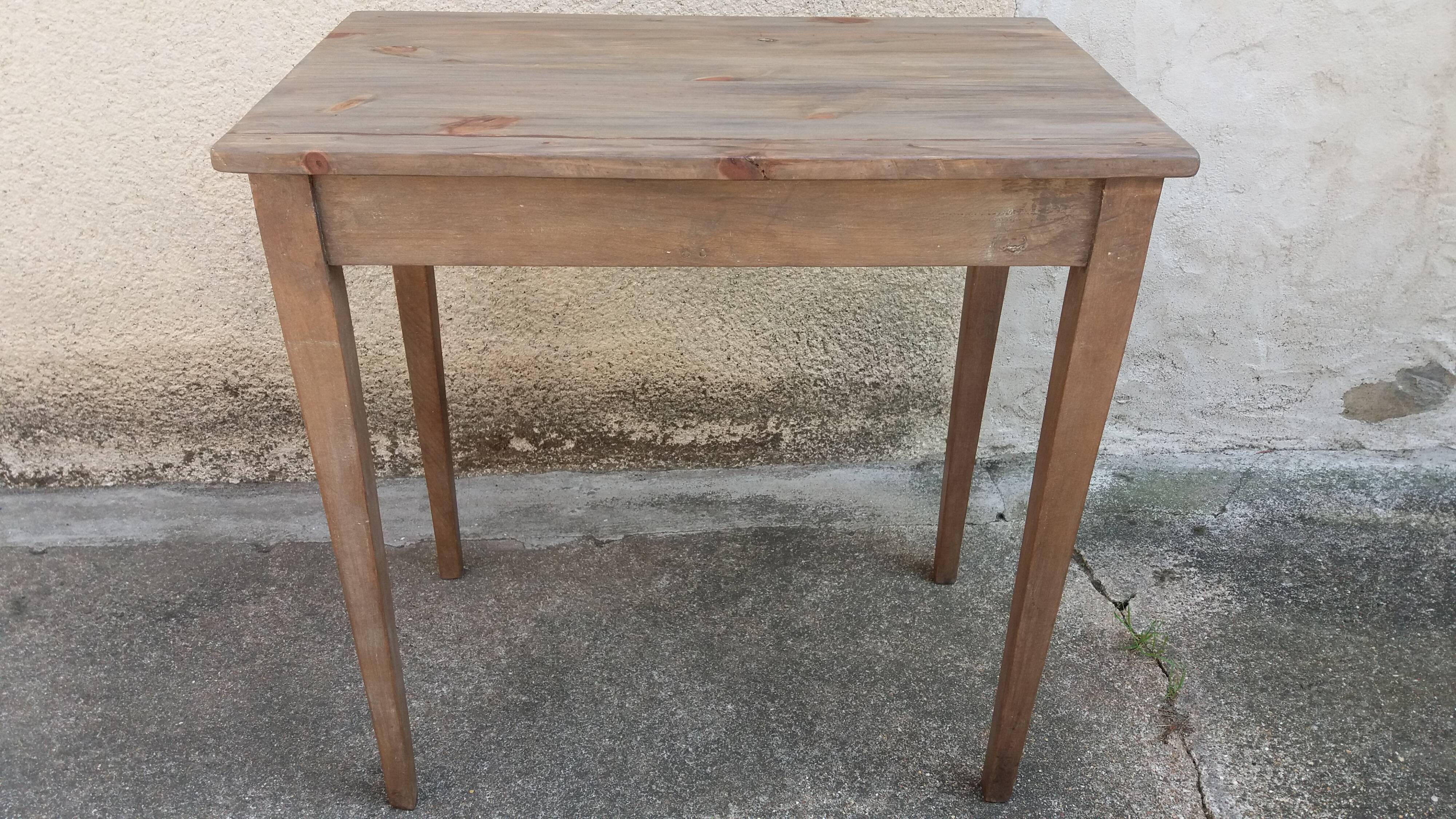 Table rustique d'appoint