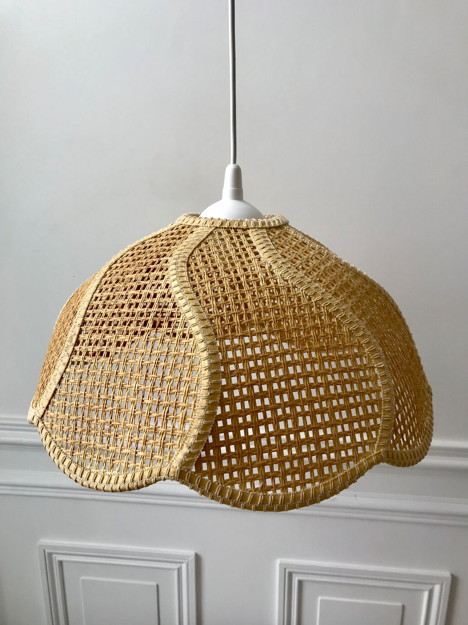 Lotus suspension / rattan petal and vintage beige canning 60s-70s