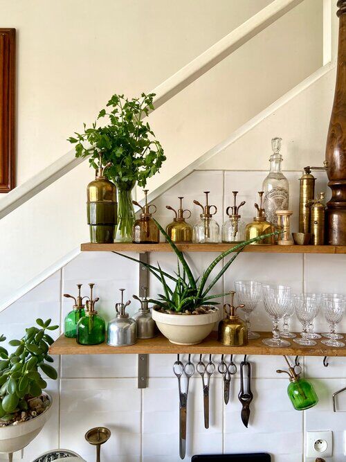 Glass and gold metal spray