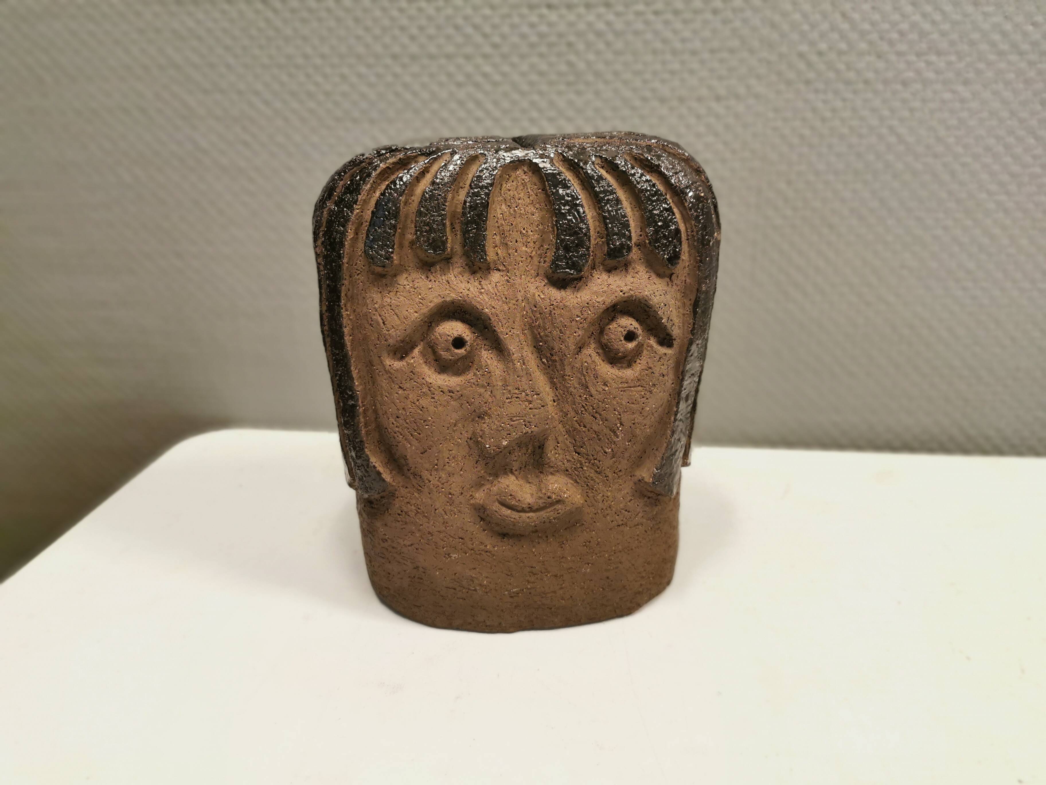 Decorative ceramic head from Sloth Ceramics Denmark 1979.