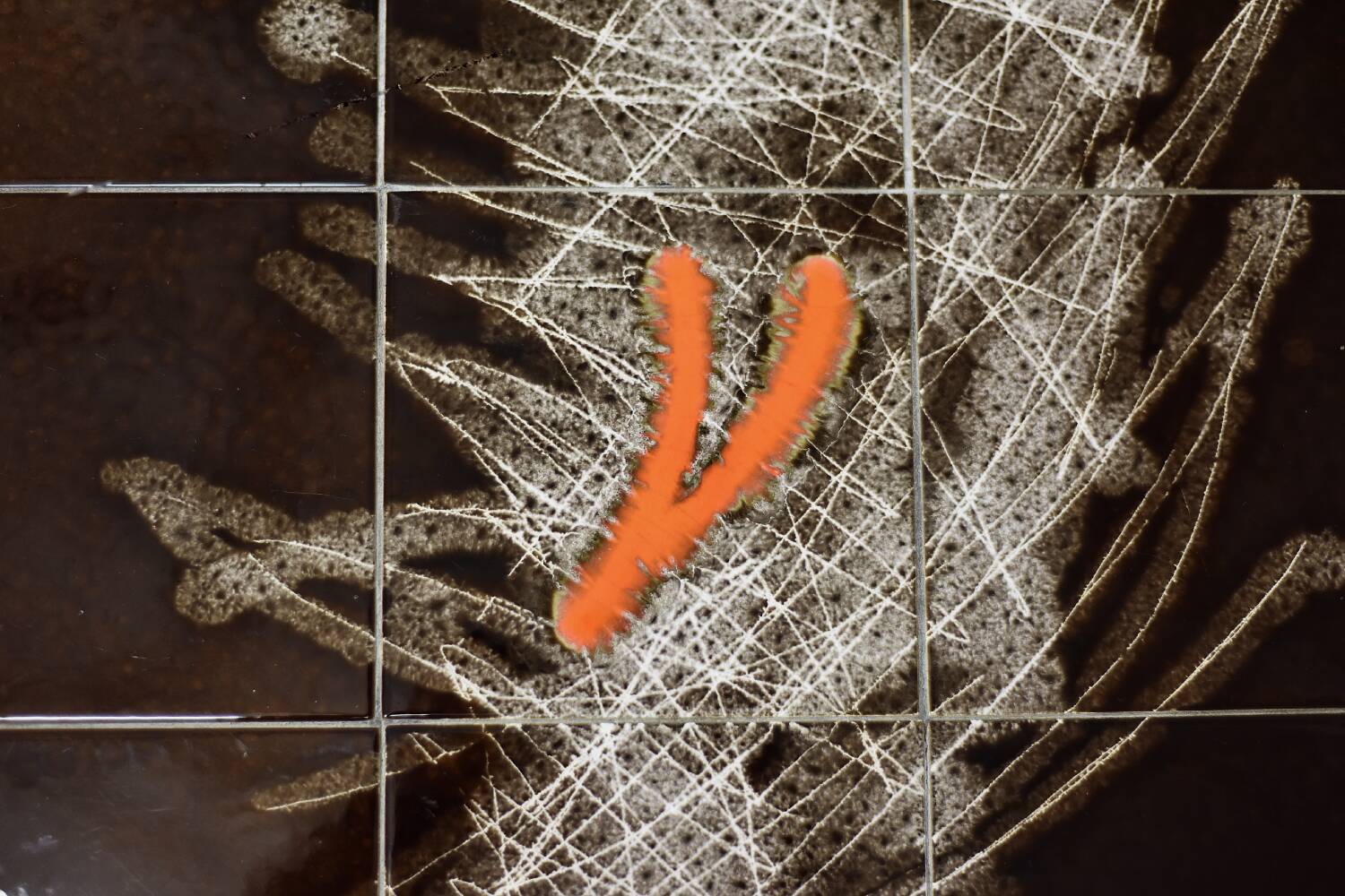Modernist coffee table in ceramic and metal, 1970.