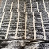 Black and white striped Beni Ouarain rug 3/2m