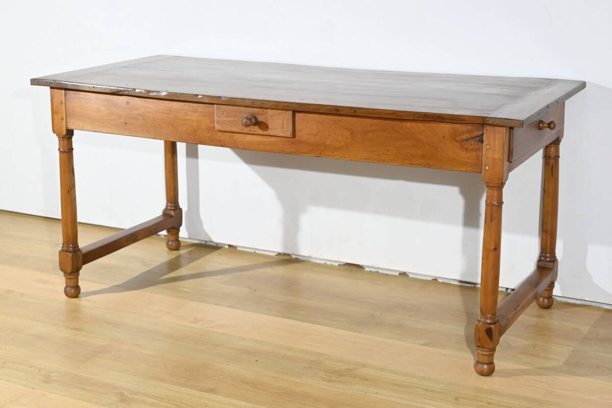 Property Farm Table in Cherry, Louis XIV style – Early 19th century
