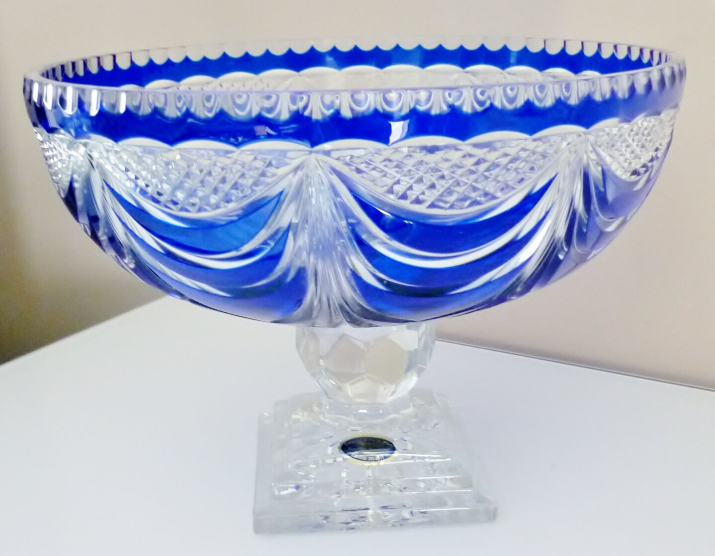 Centerpiece, blue crystal of Lorraine, limited series 233/500, blown and cut