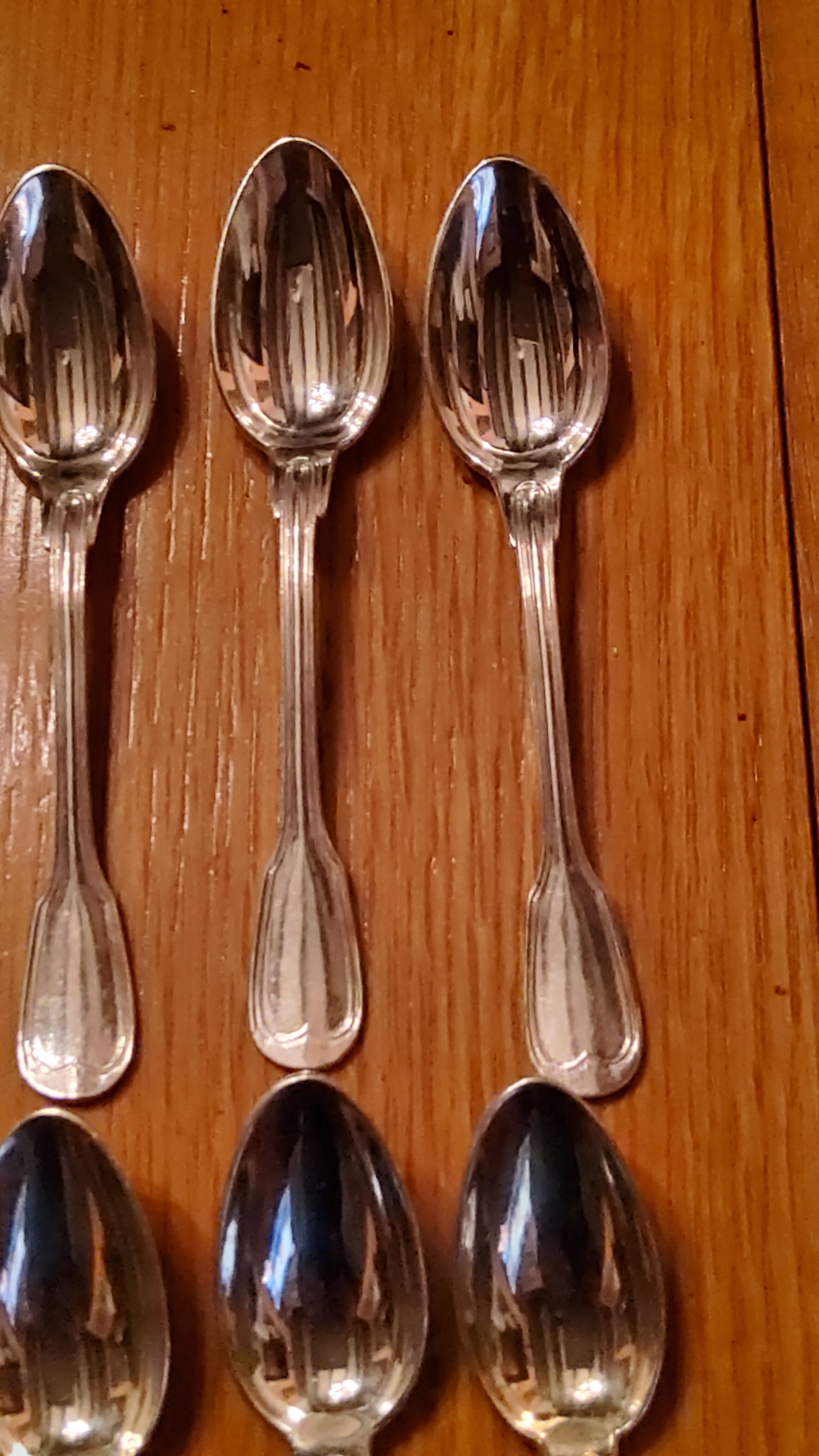 Coffret de 12 cuillères à dessert en métal argenté fin XIXième siècle