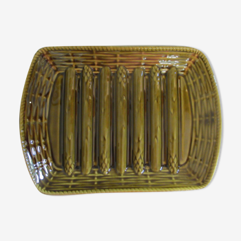 Serving dish with asparagus