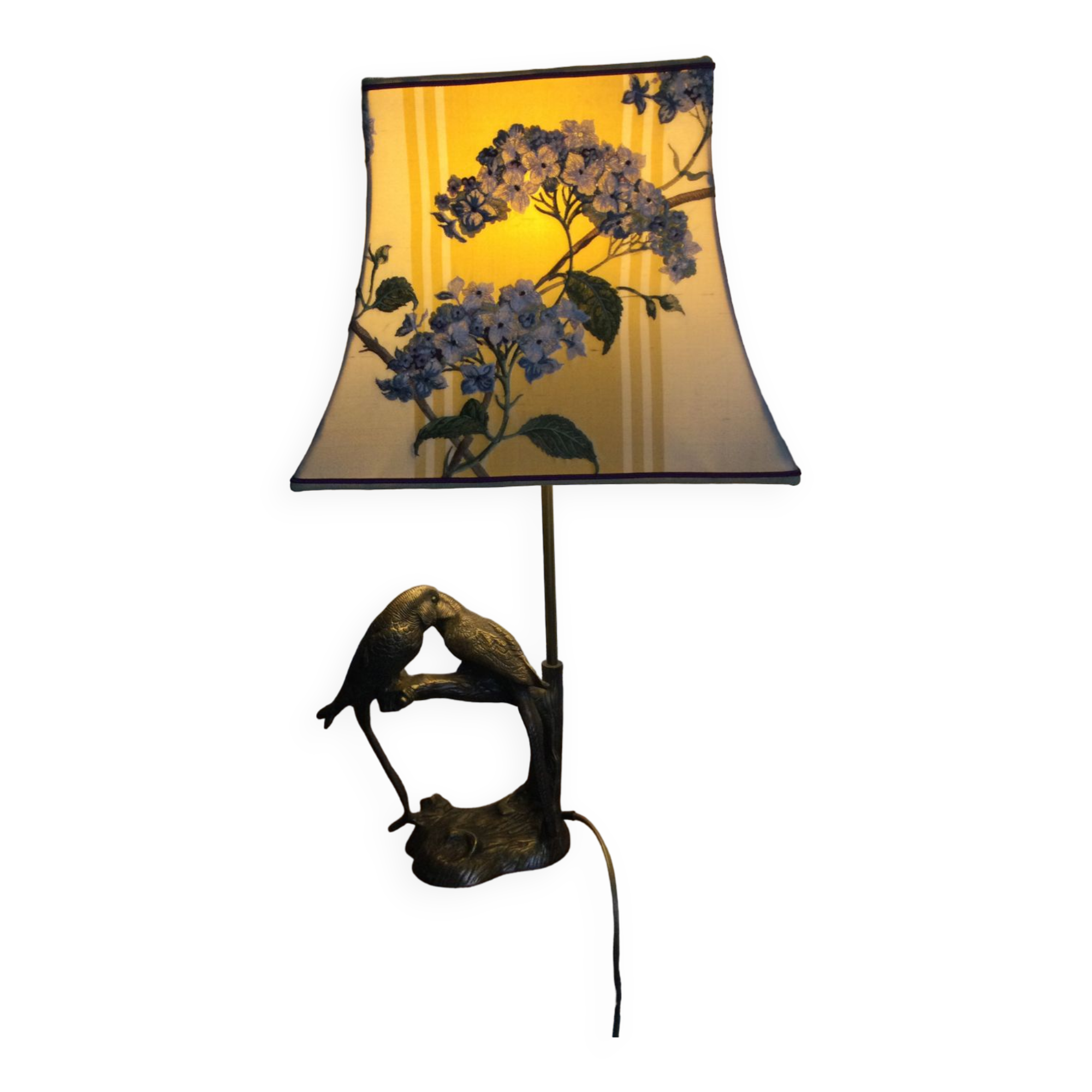 Table lamp
