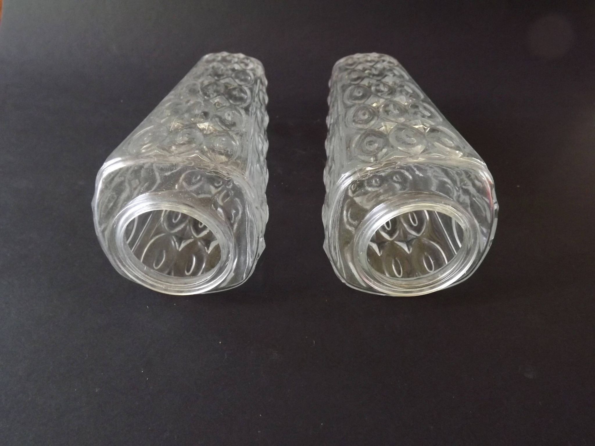 Paire d'abat-jours en verre taillé vintage rétro pour lustres/appliques murales.