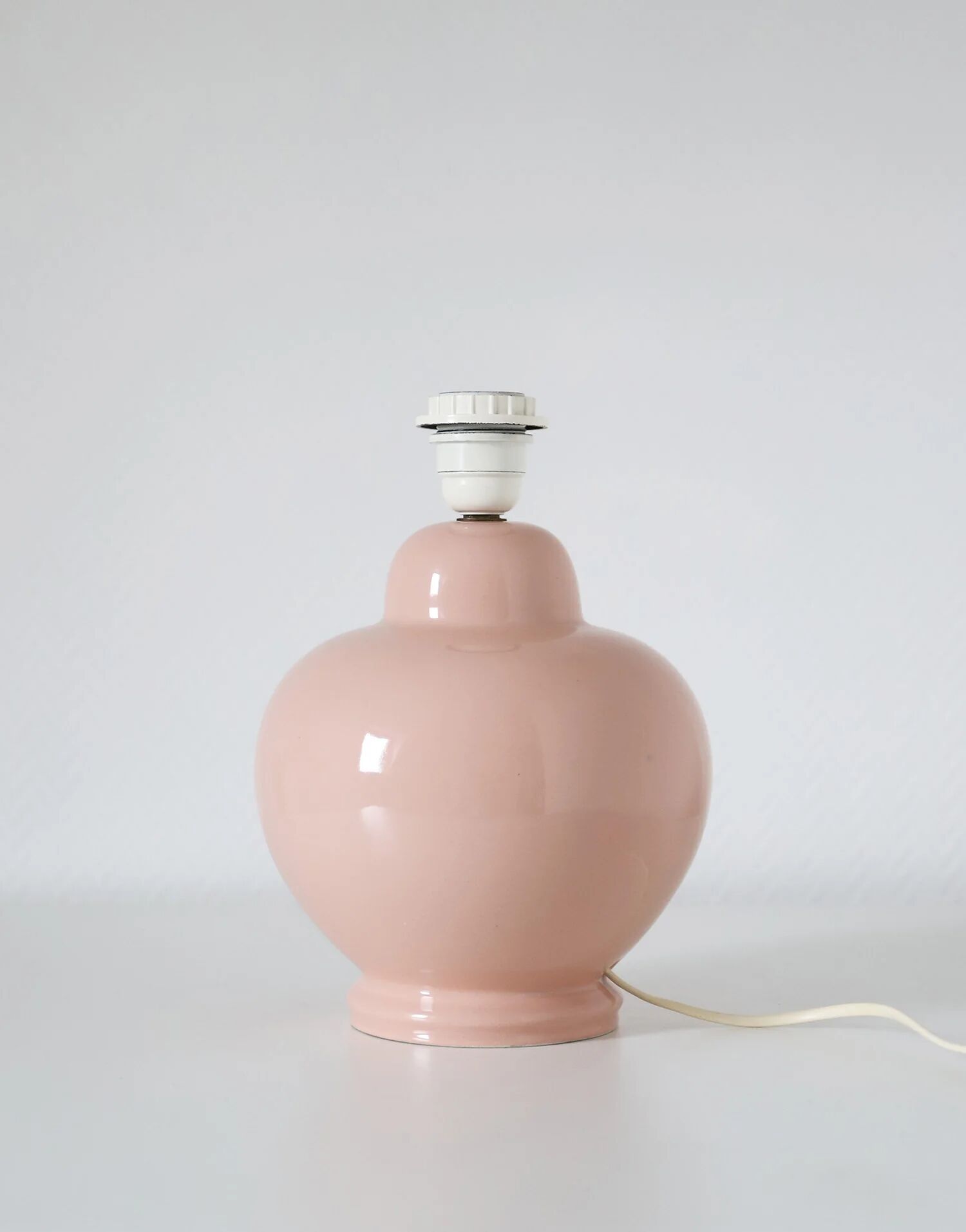Vintage table lamp in powder pink ceramic – Unique edition